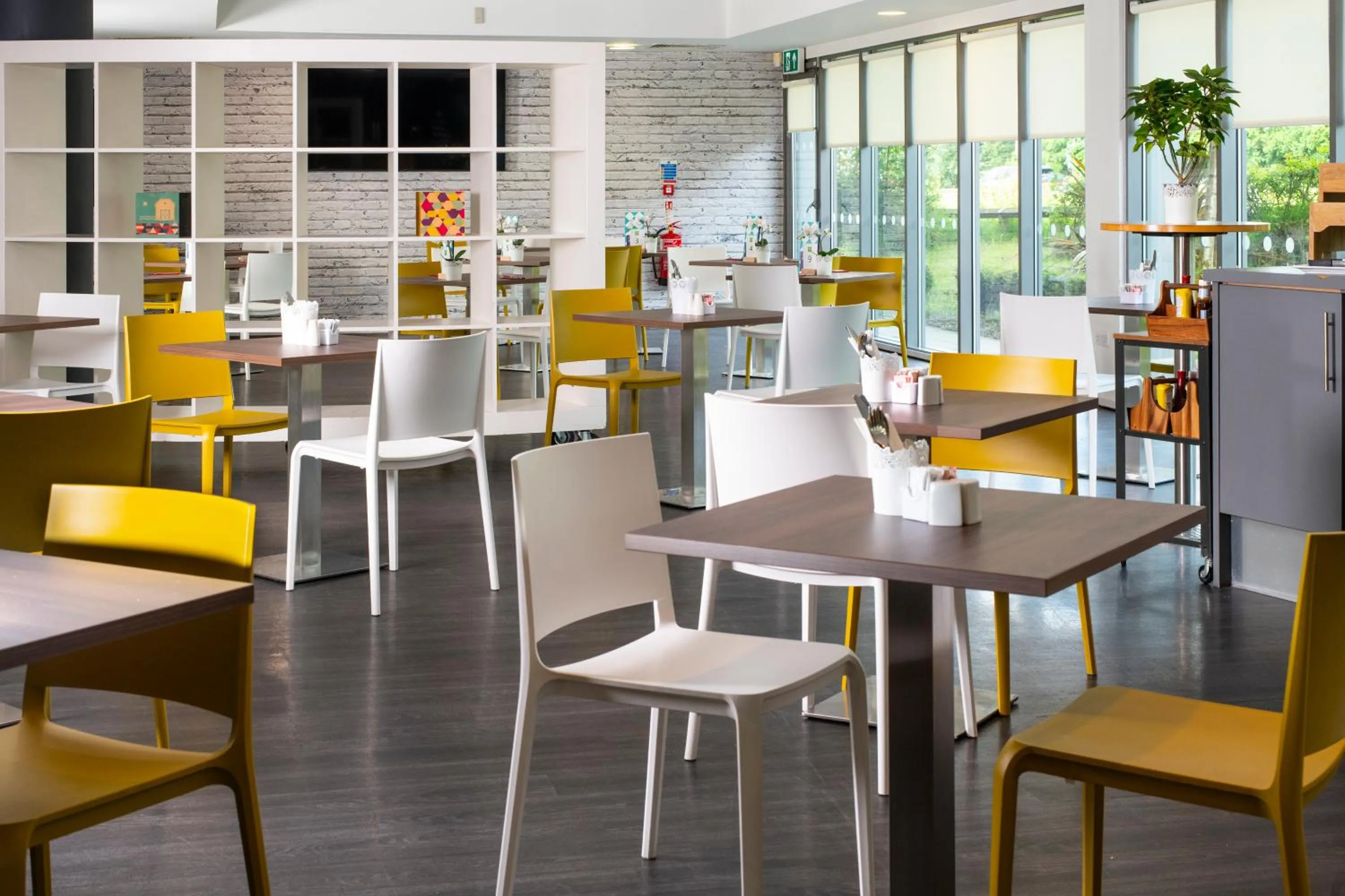 Restaurant/places to eat in ibis Styles Haydock