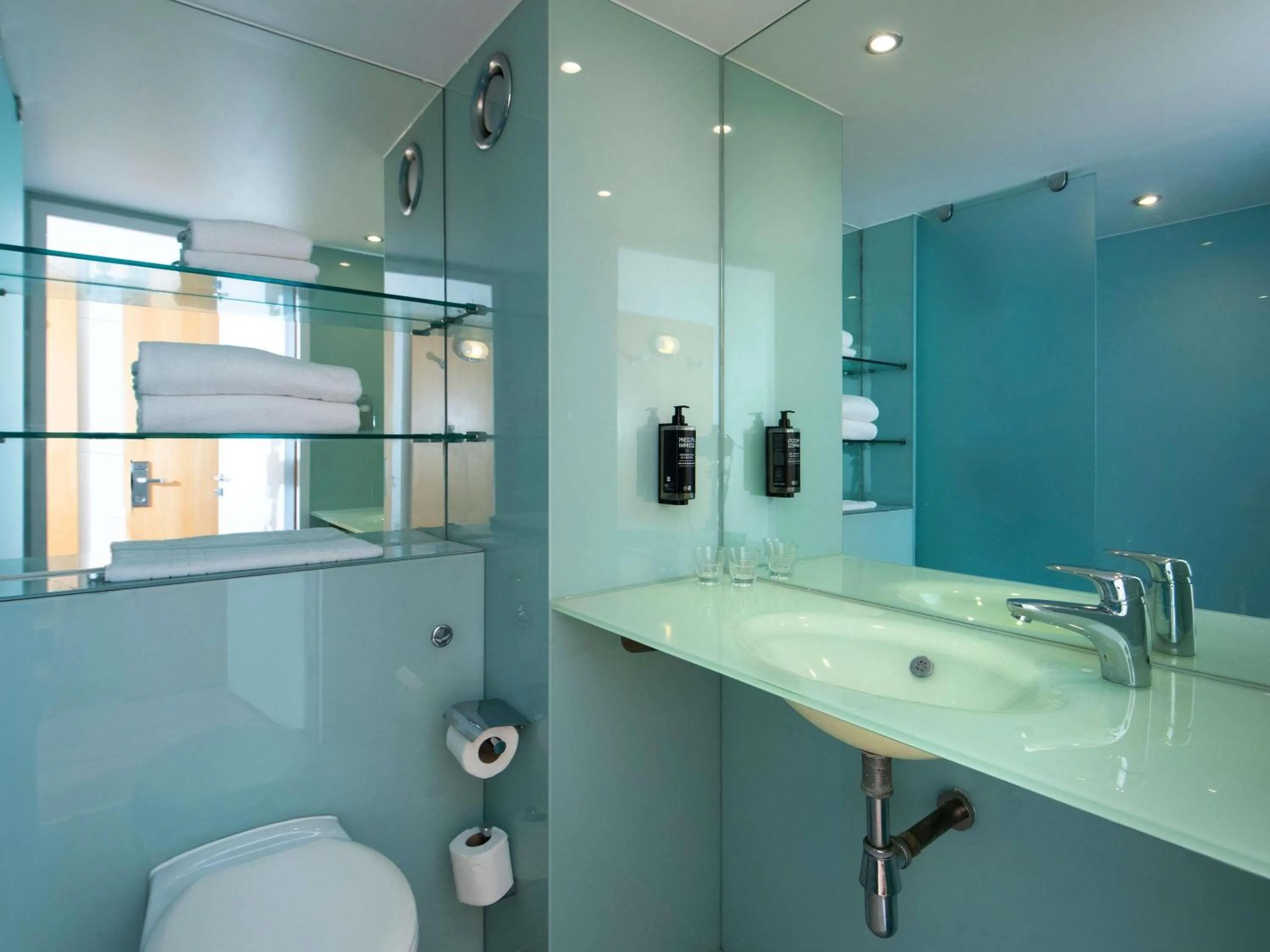 Bedroom in ibis Styles Haydock