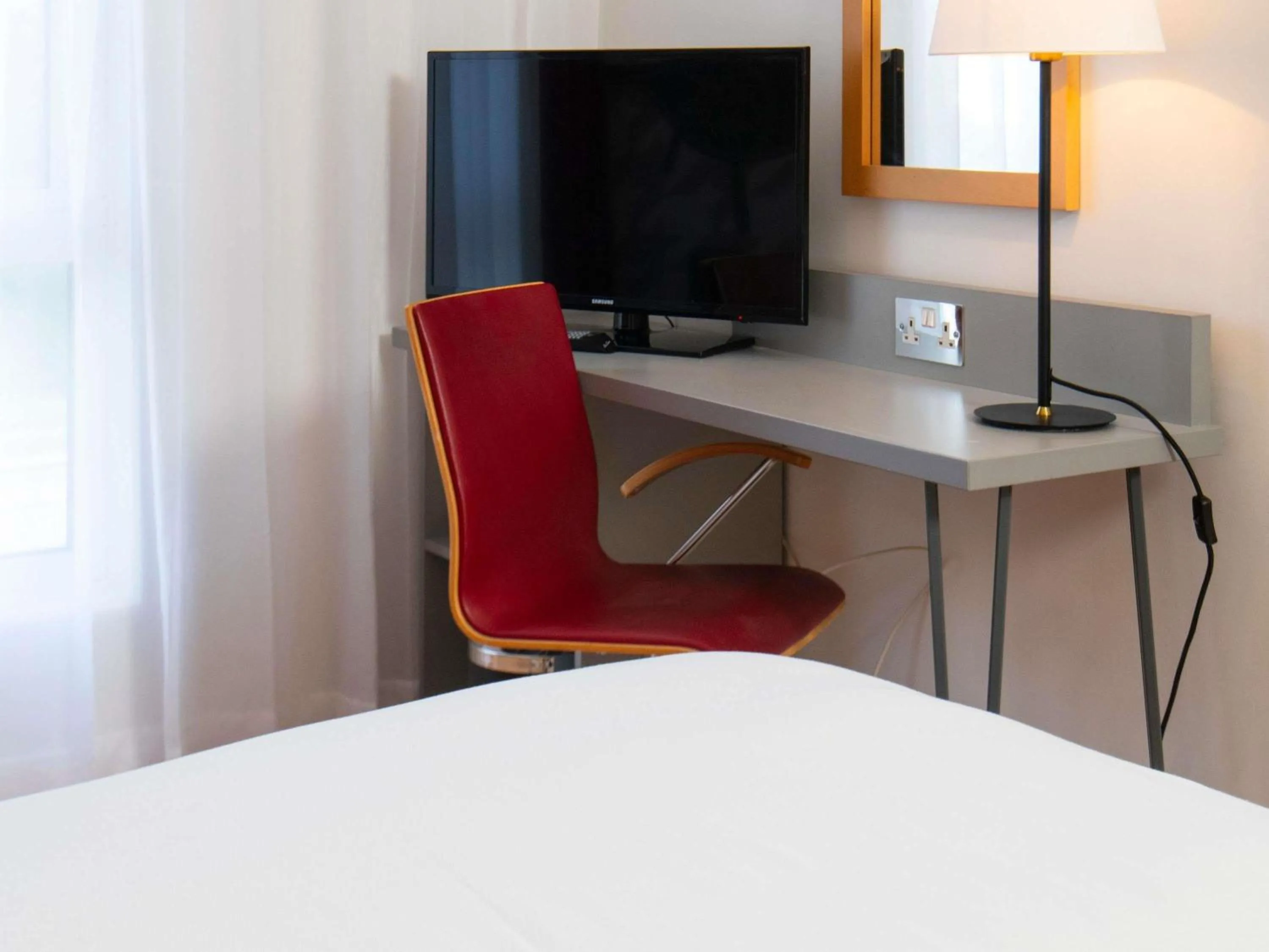 Bedroom, Bed in ibis Styles Haydock