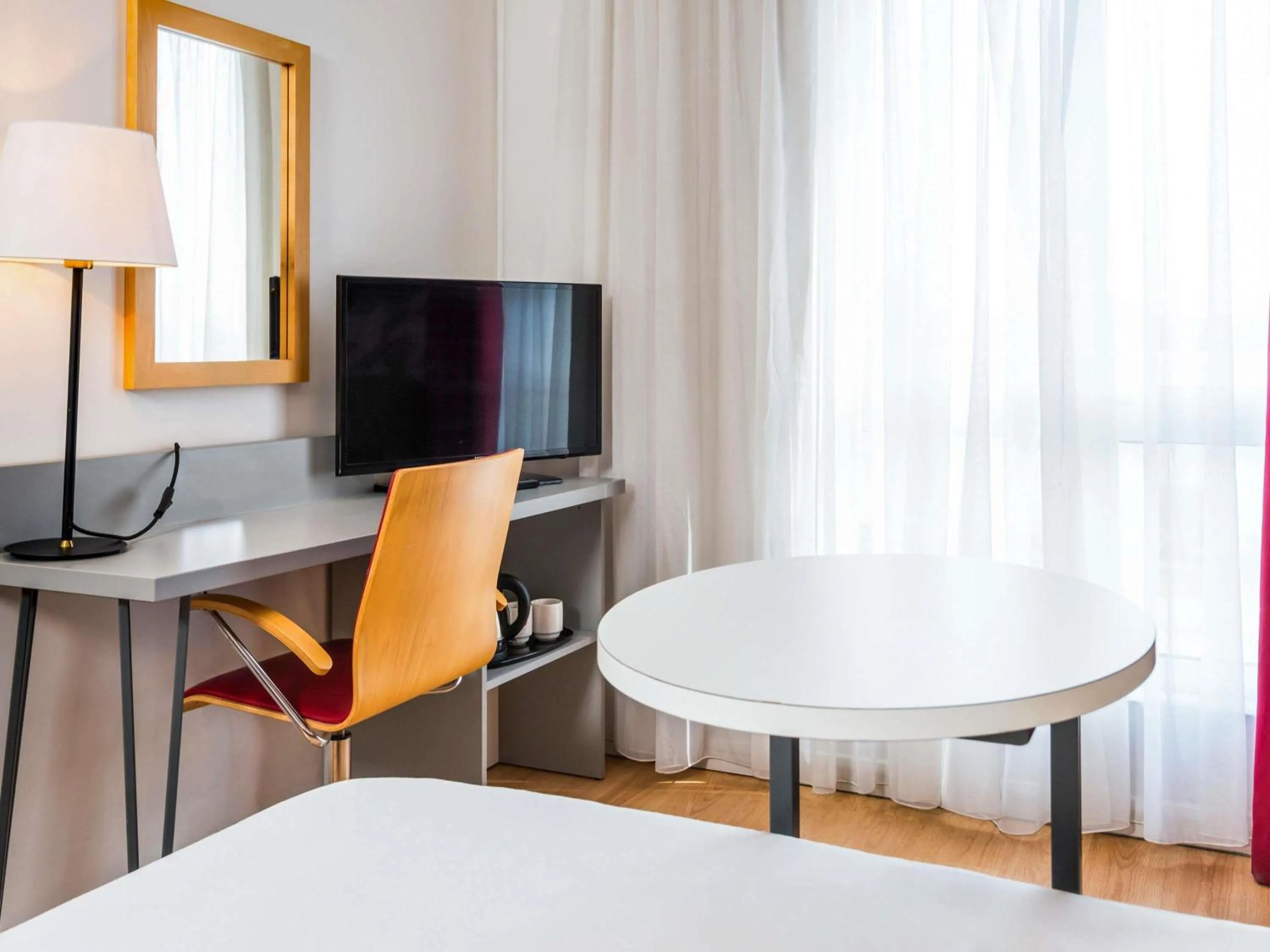 Bedroom, Bed in ibis Styles Haydock