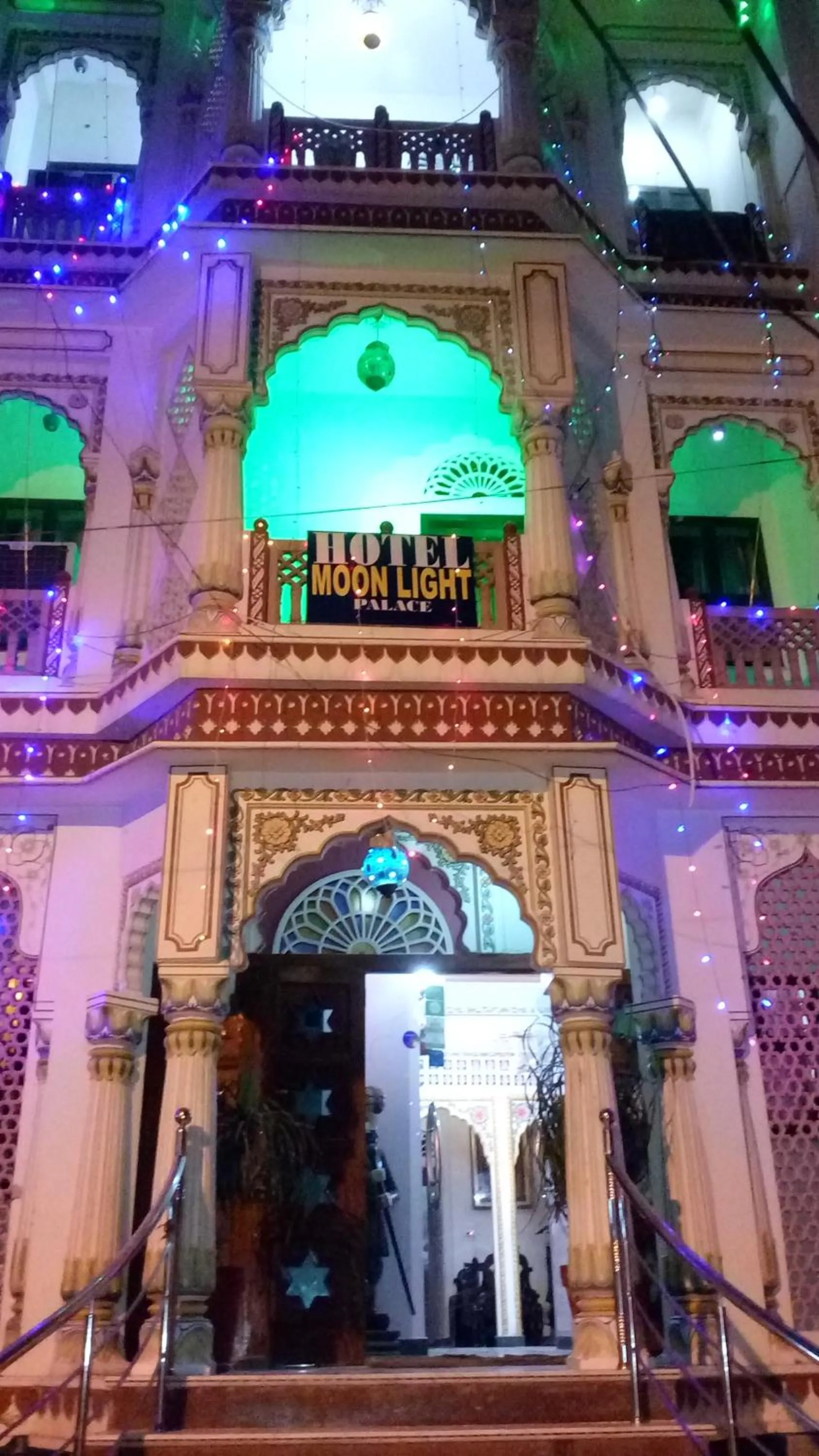 Facade/entrance in Hotel Moon Light Palace
