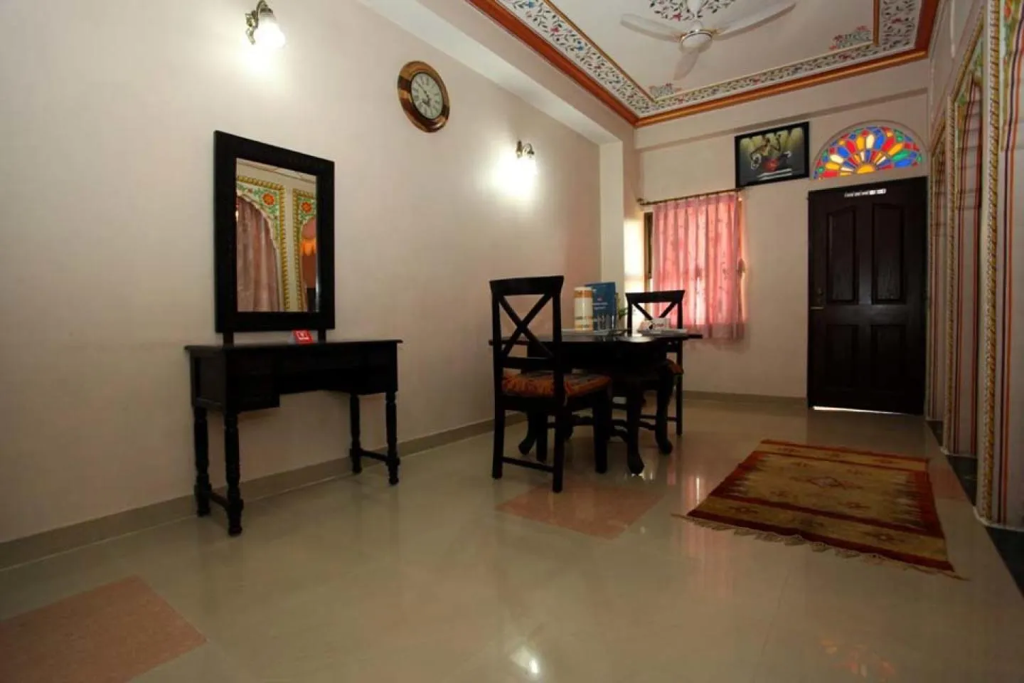 Decorative detail in Hotel Moon Light Palace