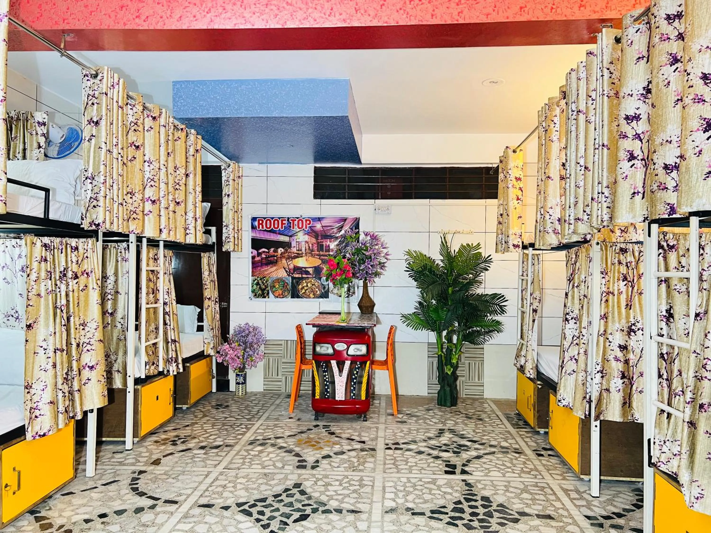 bunk bed in Hotel Moon Light Palace