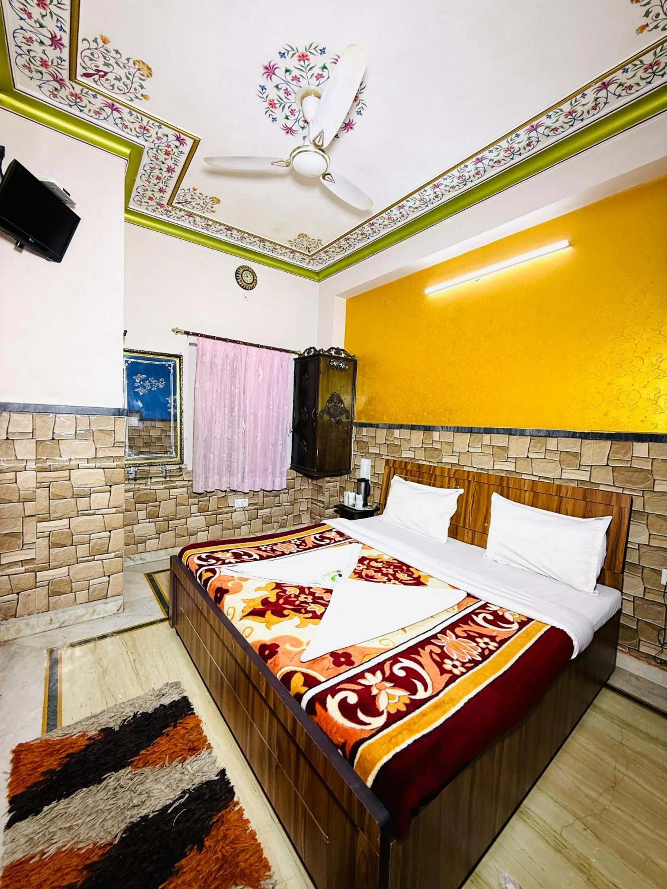 Bed in Hotel Moon Light Palace