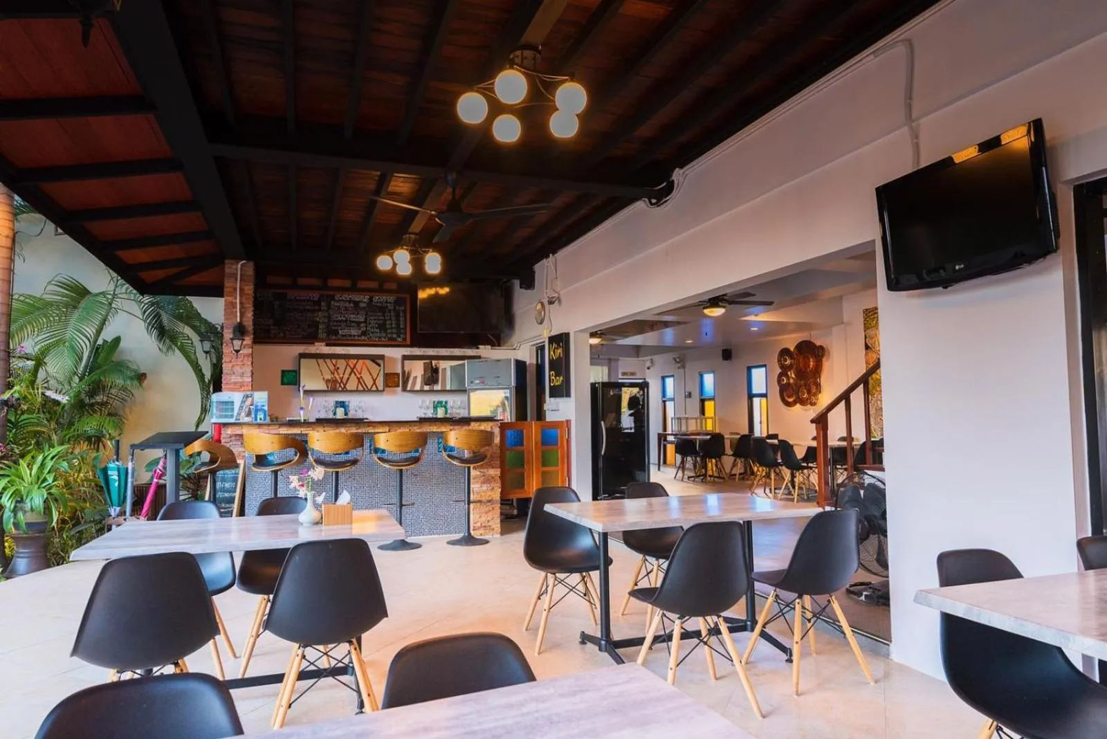 Restaurant/places to eat in Pa Prai Villas and Suites Resort