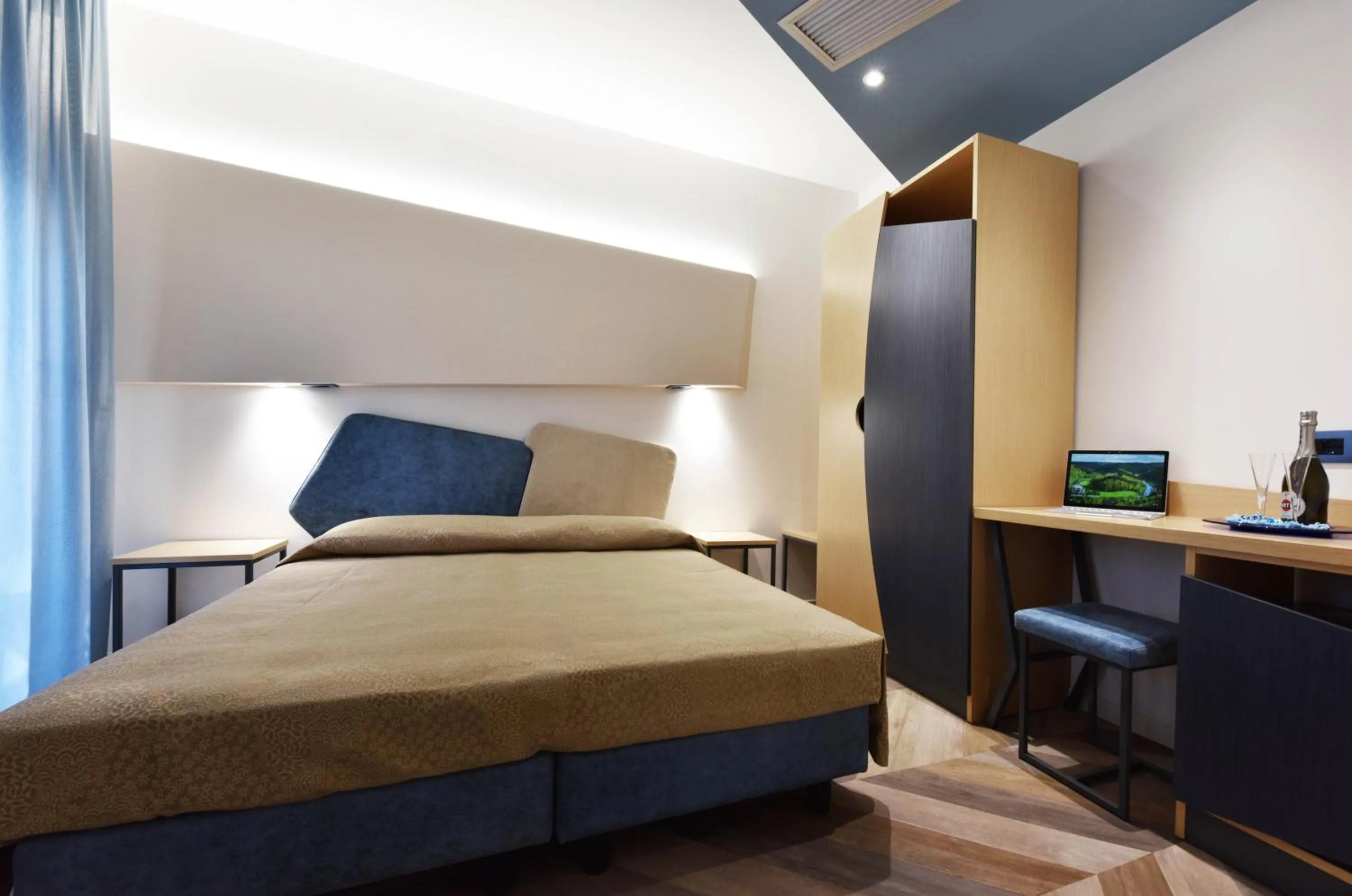 Bed in Color Hotel Rimini