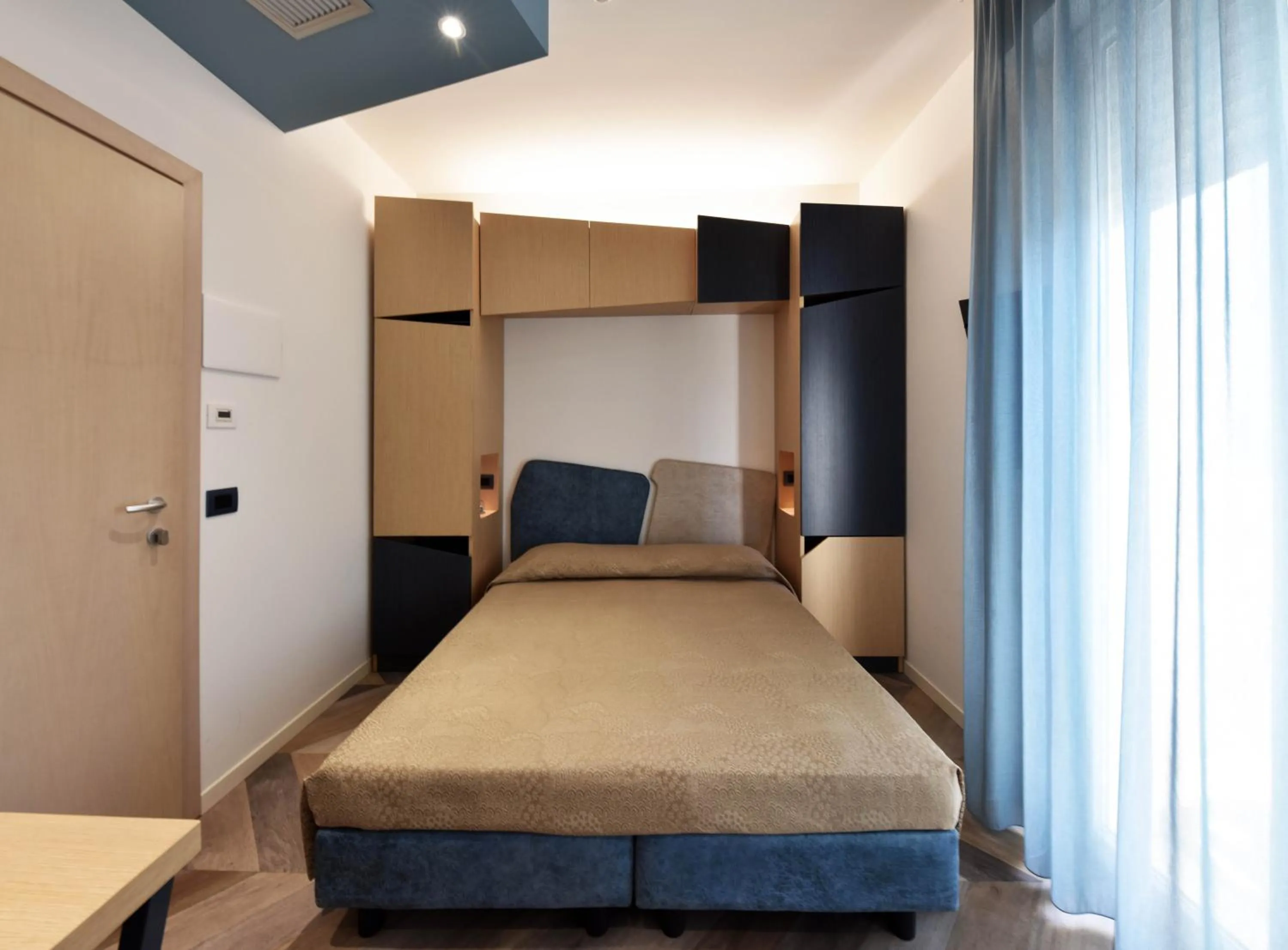 Bedroom, Bed in Color Hotel Rimini