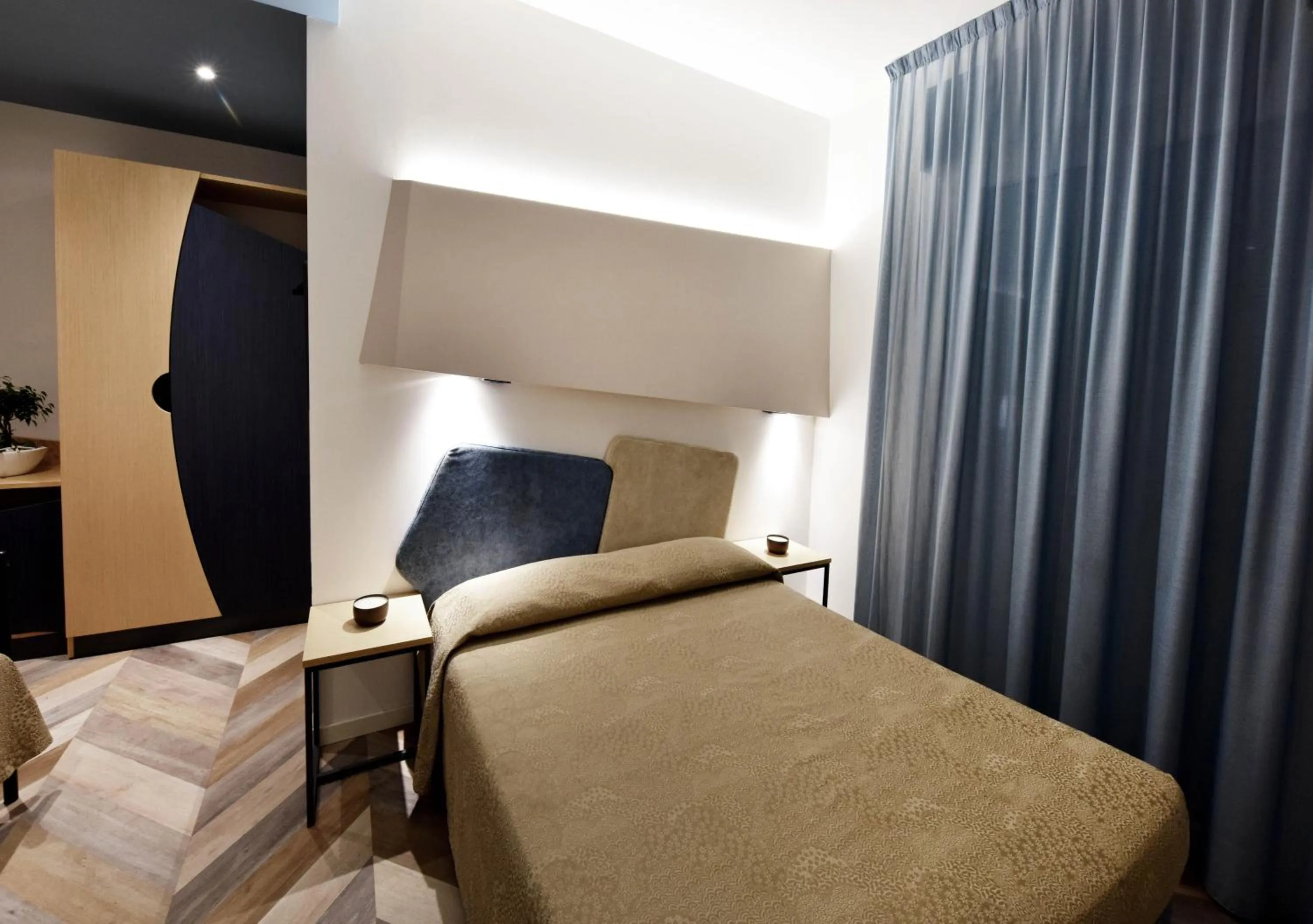 Bed in Color Hotel Rimini