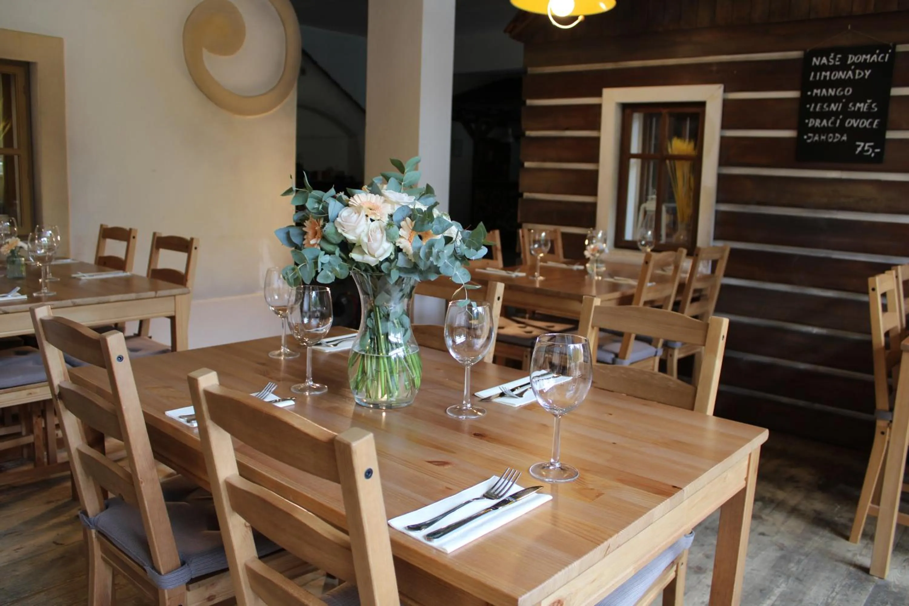 Restaurant/places to eat in Resort Lesní Lázně