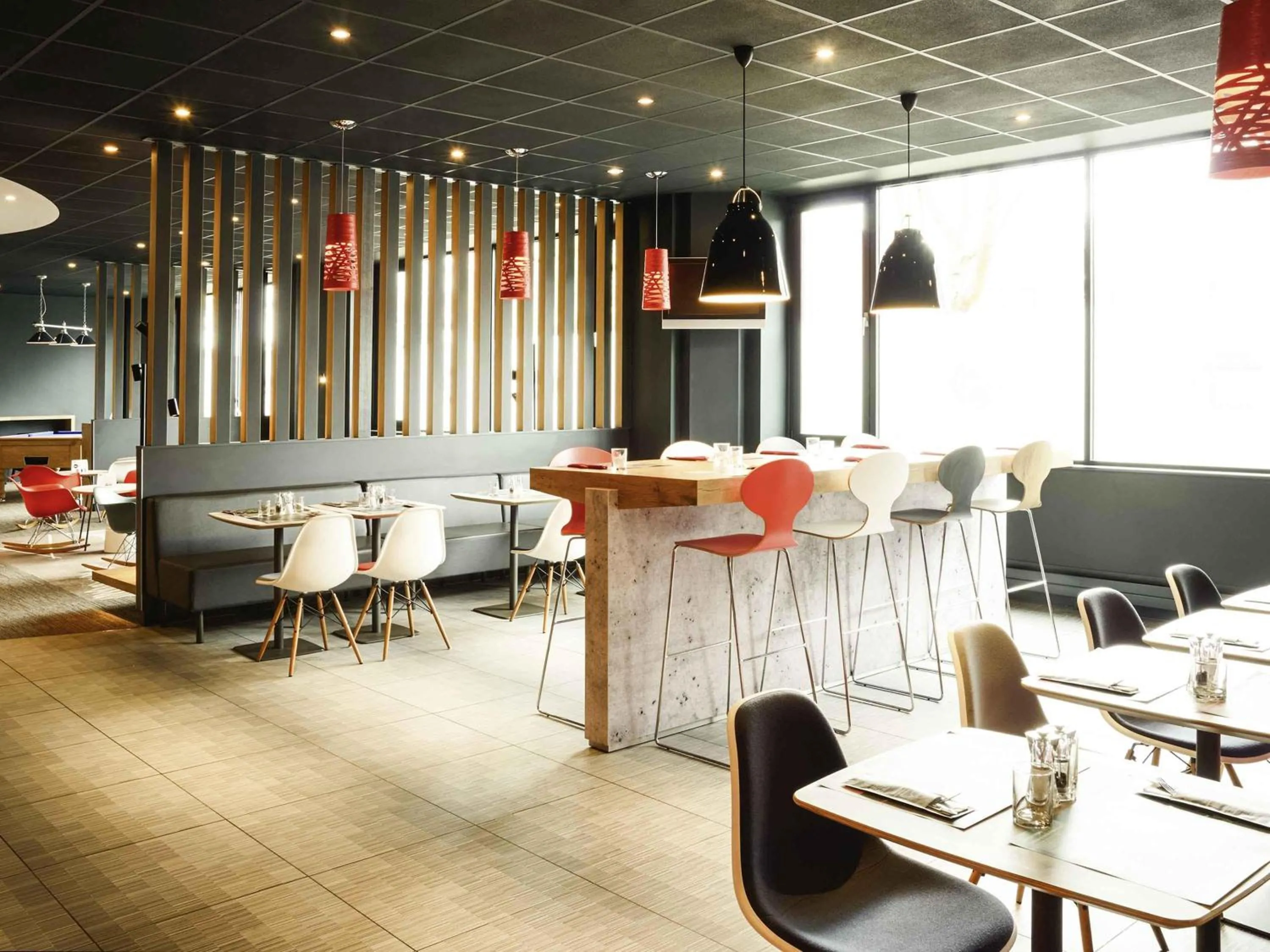 Restaurant/places to eat in ibis Portsmouth