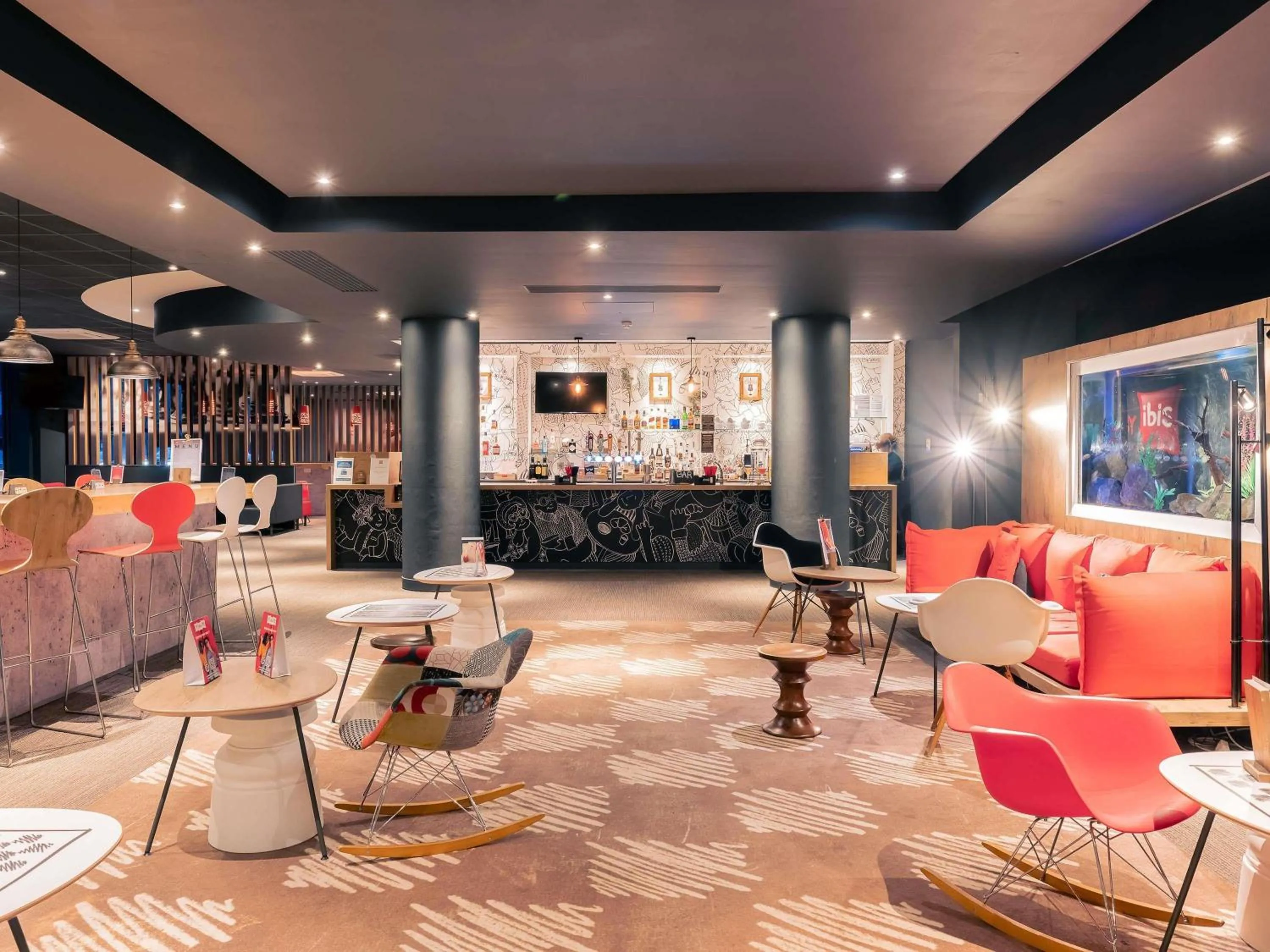 Lounge or bar in ibis Portsmouth