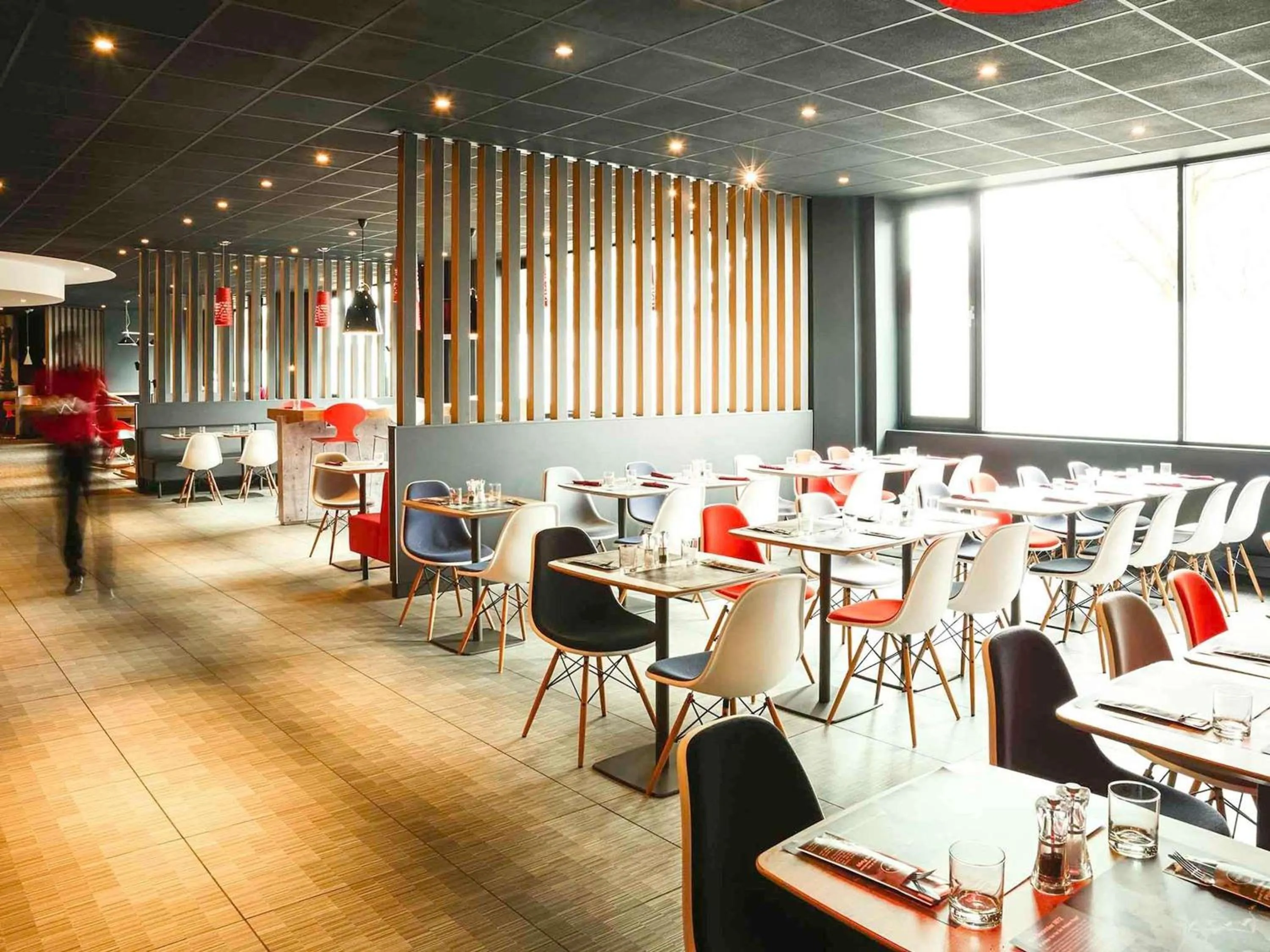 Restaurant/places to eat in ibis Portsmouth