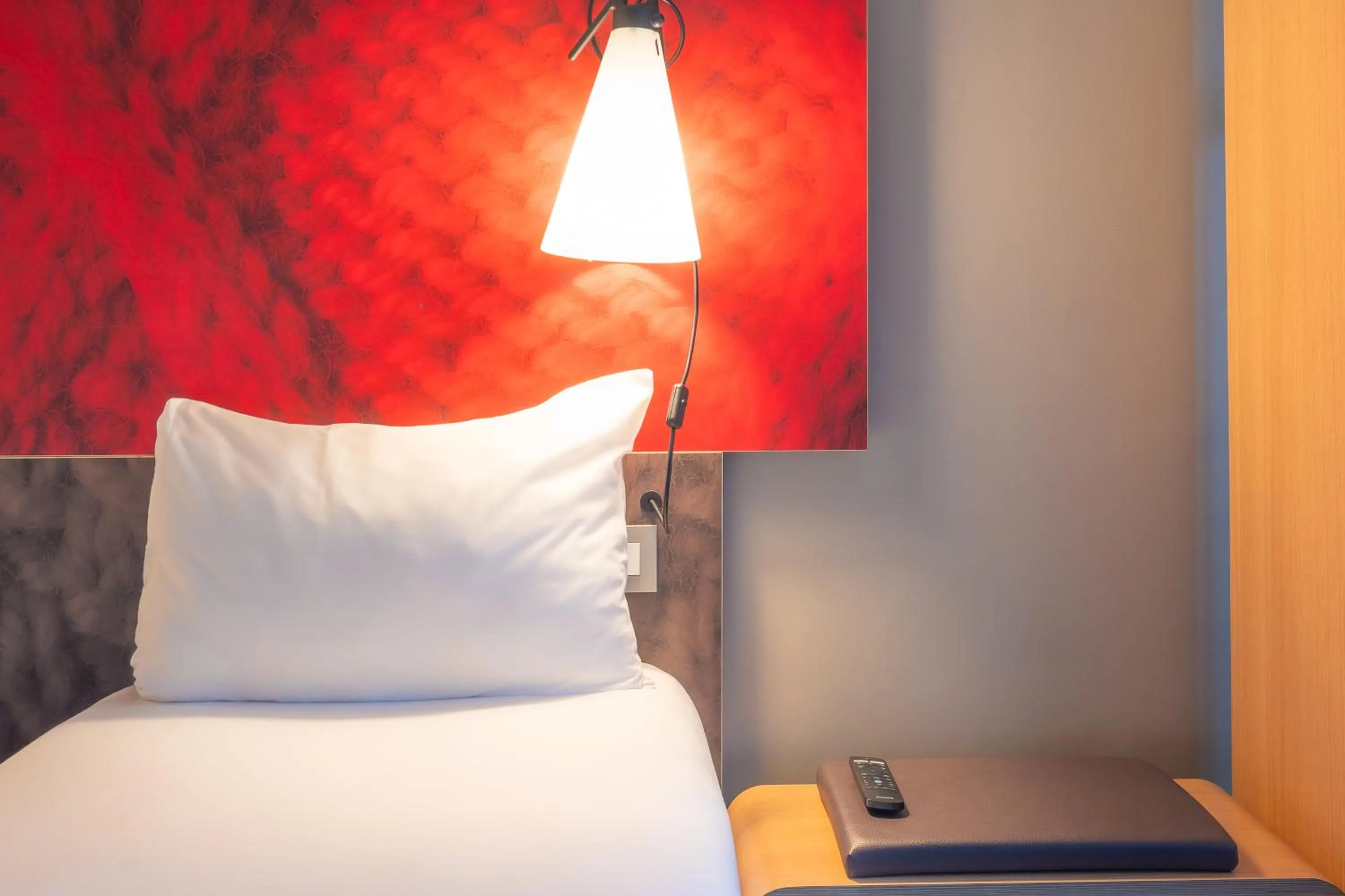 Bed in ibis Portsmouth