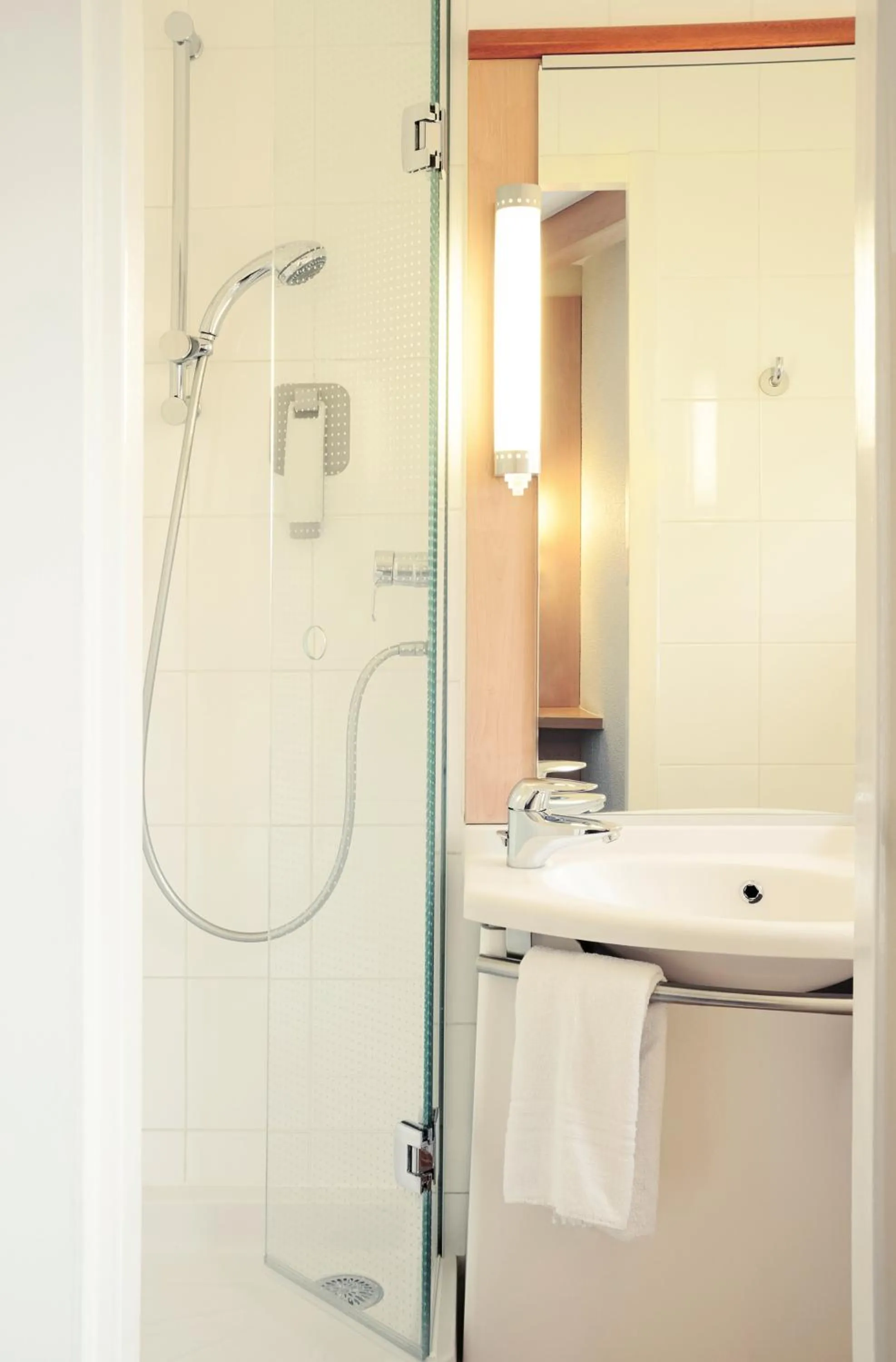 Property building in ibis Portsmouth