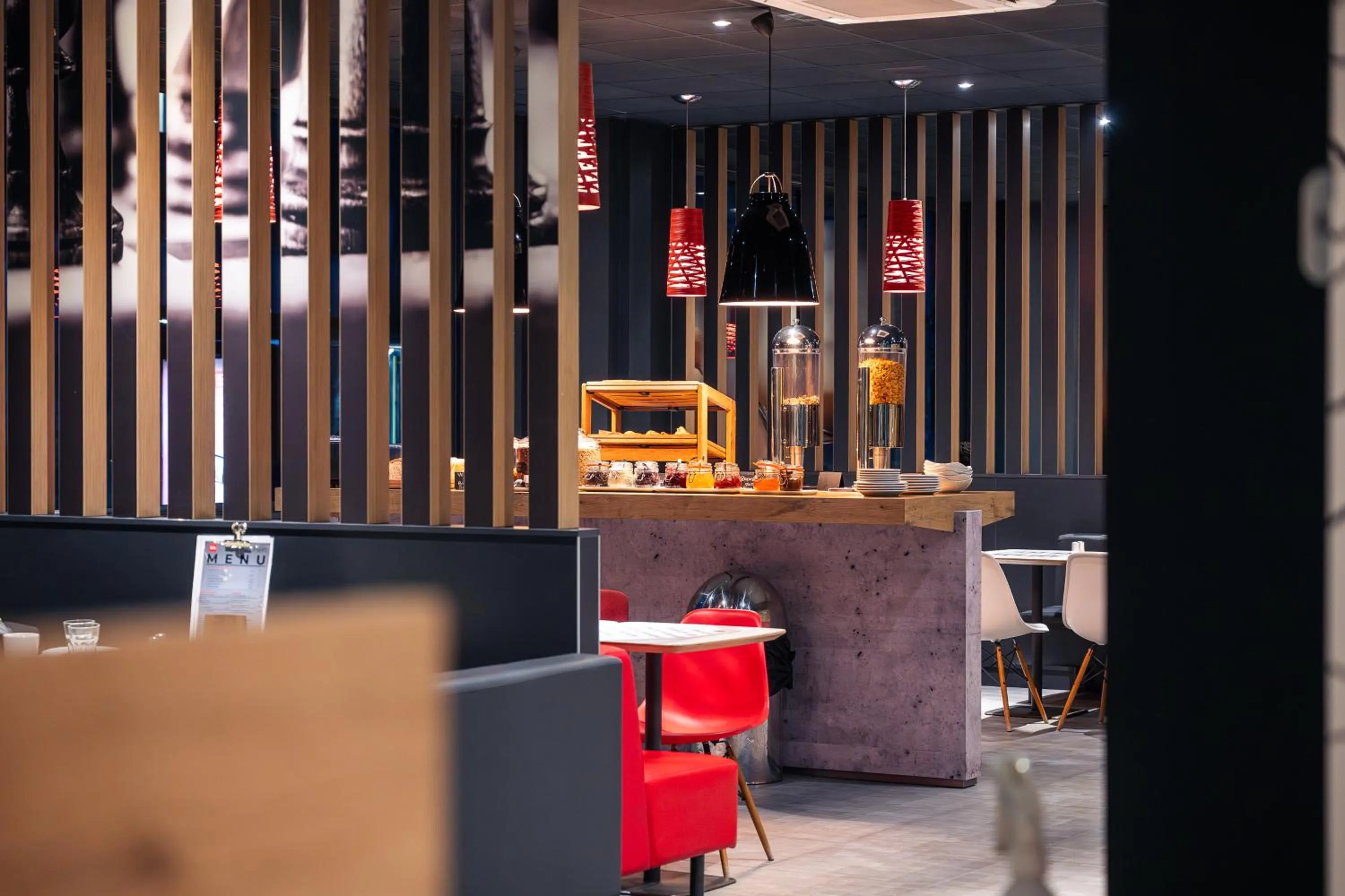 Restaurant/places to eat in ibis Portsmouth