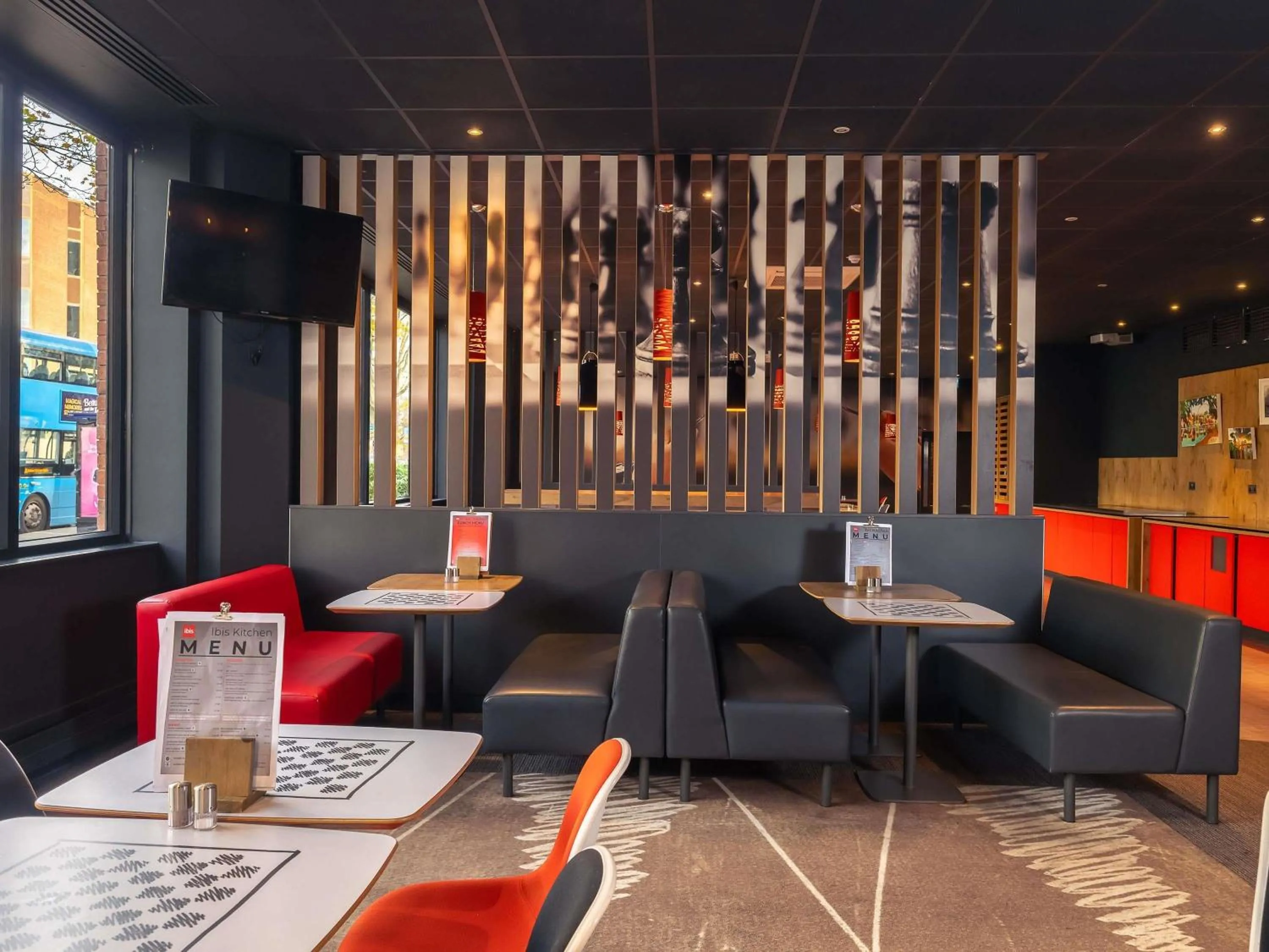 Restaurant/places to eat in ibis Portsmouth