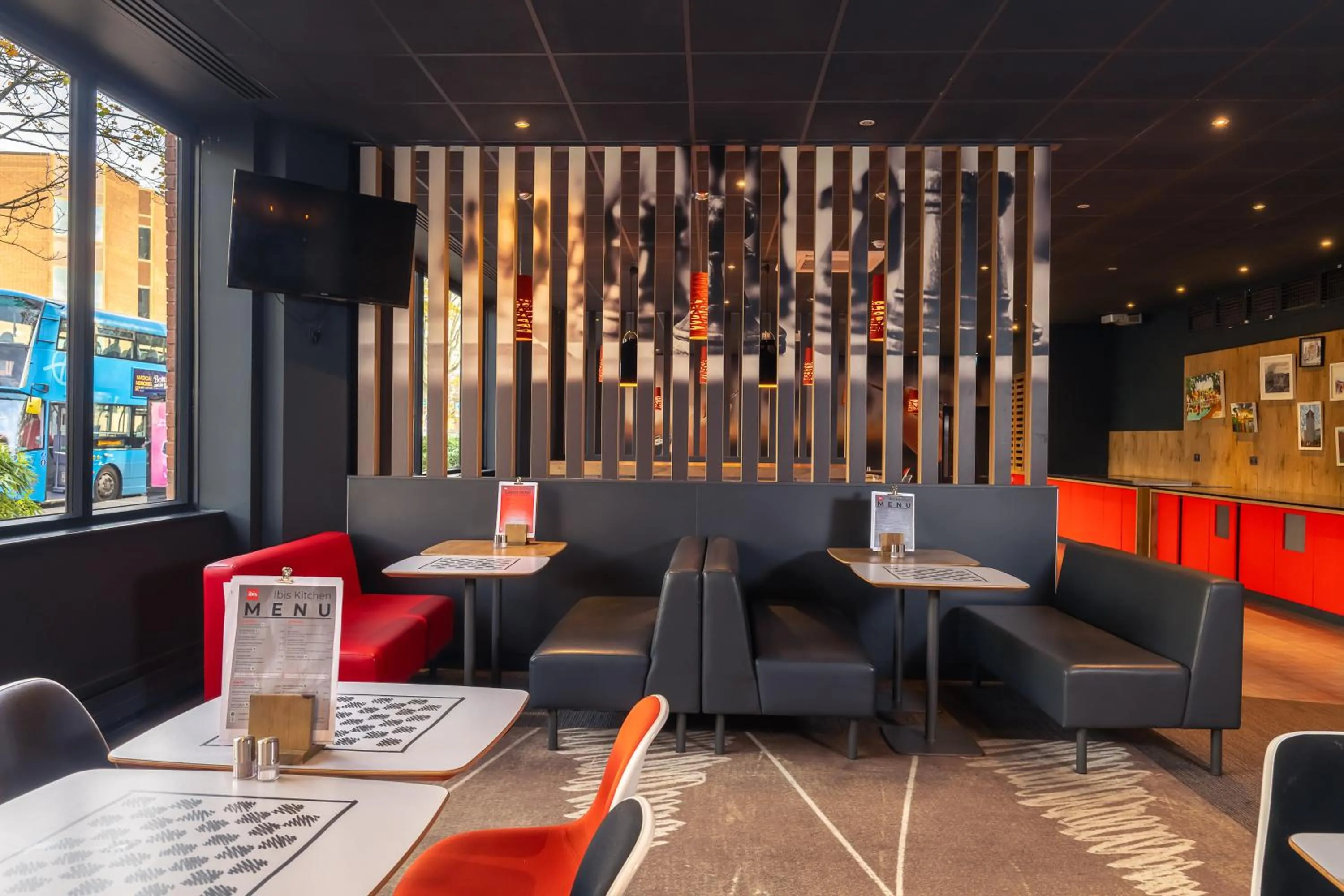 Restaurant/places to eat in ibis Portsmouth