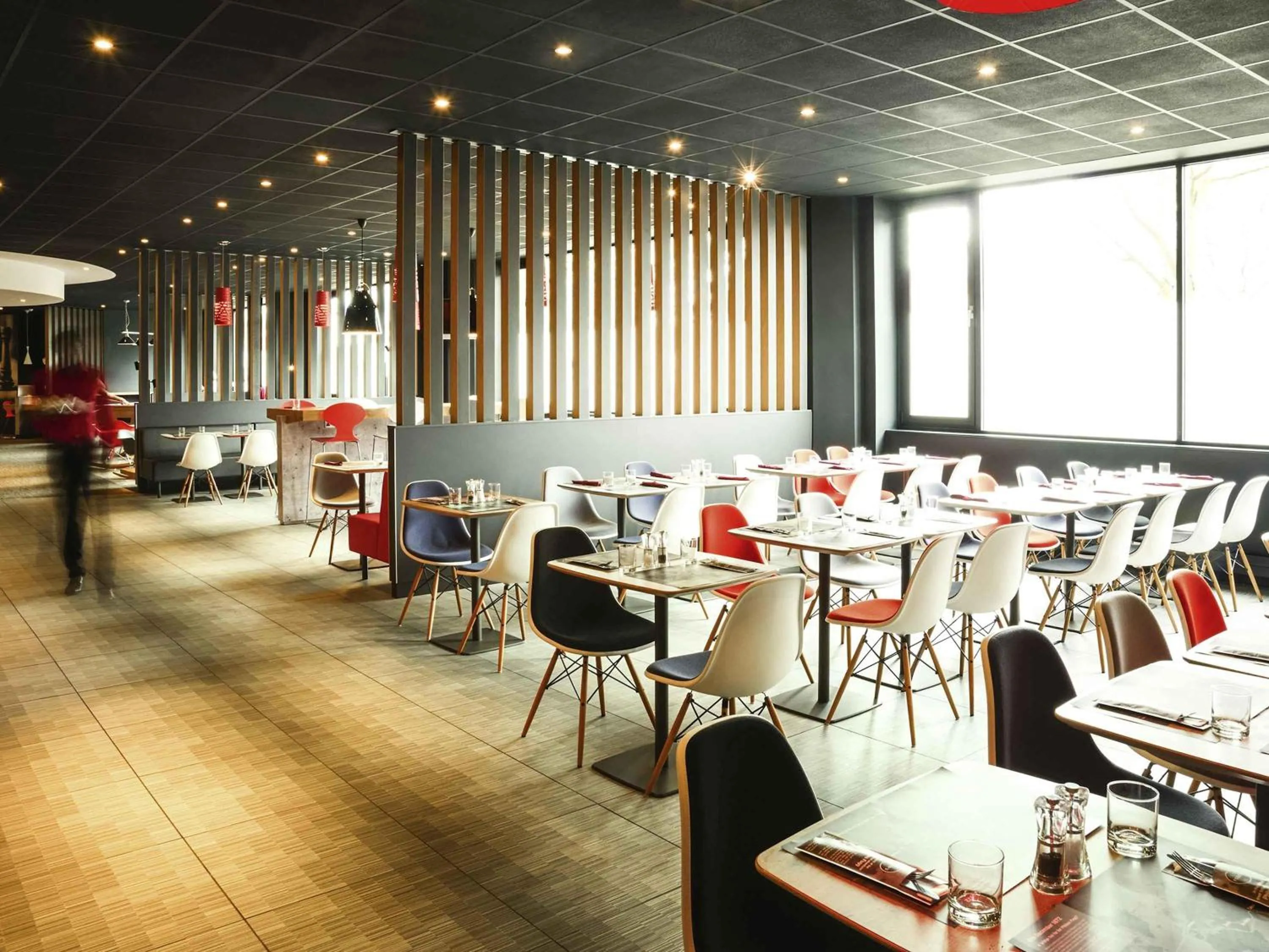 Restaurant/places to eat in ibis Portsmouth
