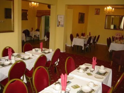 Restaurant/places to eat in The Langham Hotel