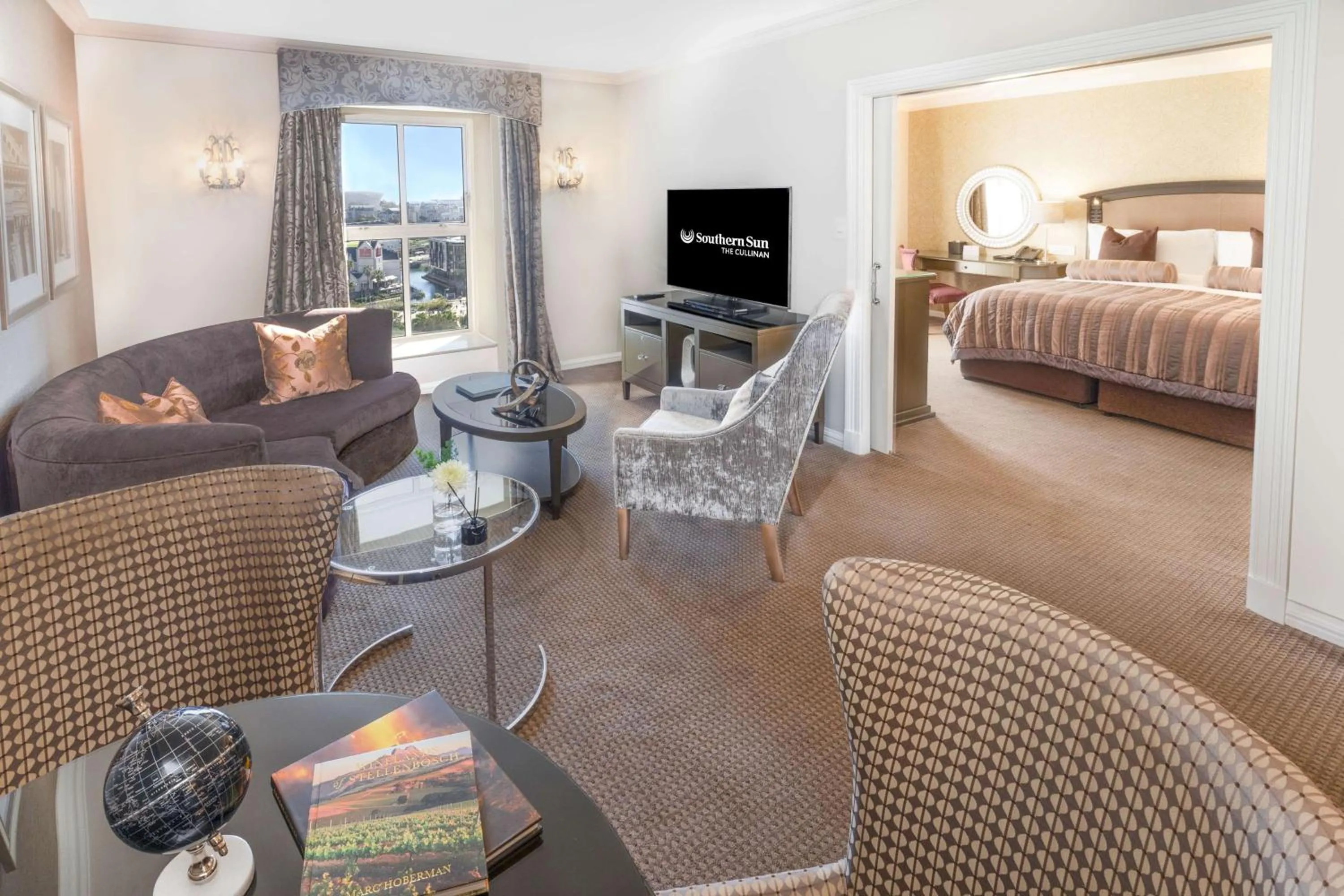 Photo of the whole room, Bed in Southern Sun The Cullinan