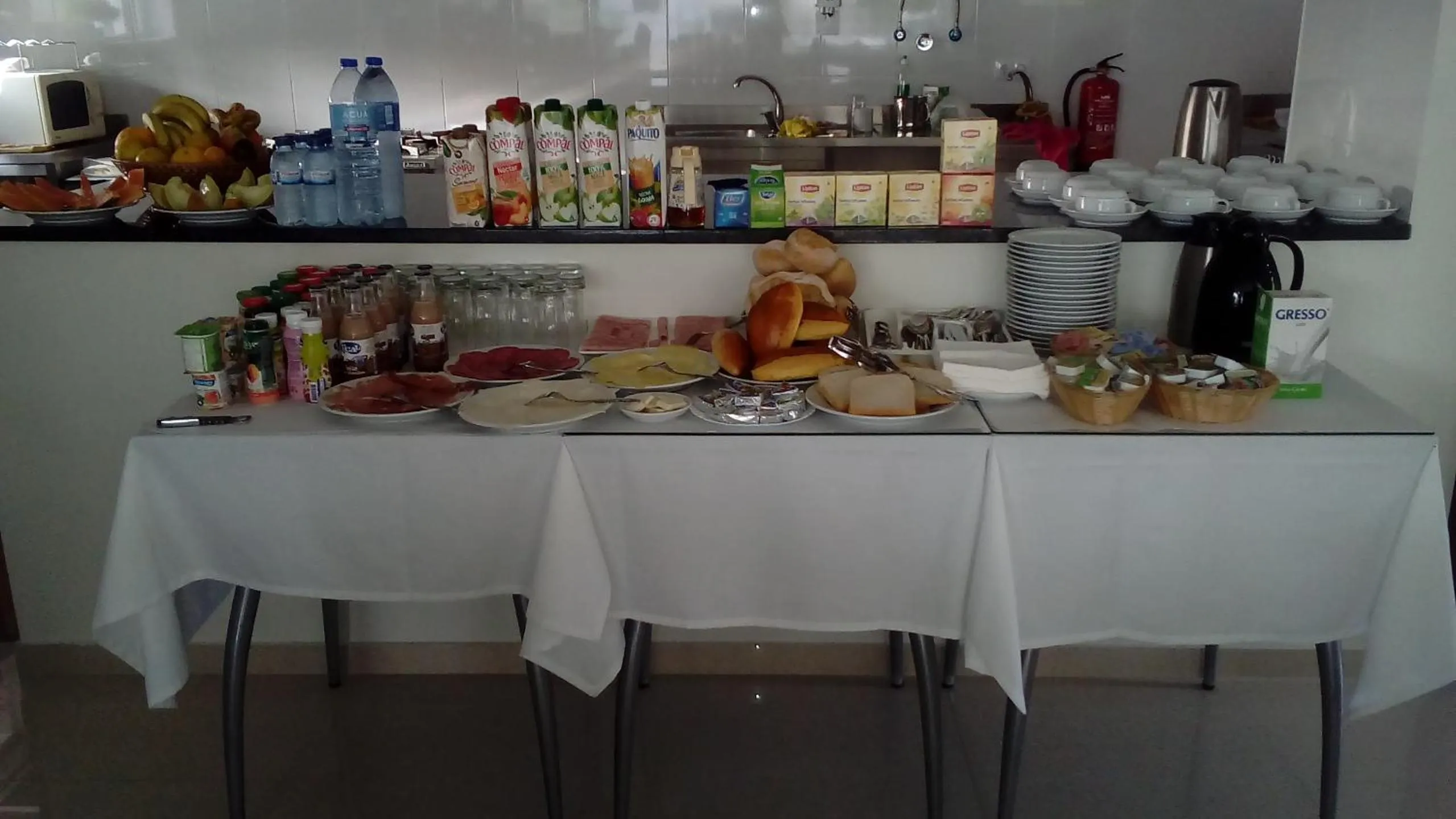 Continental breakfast in Pousada Tires Guest House