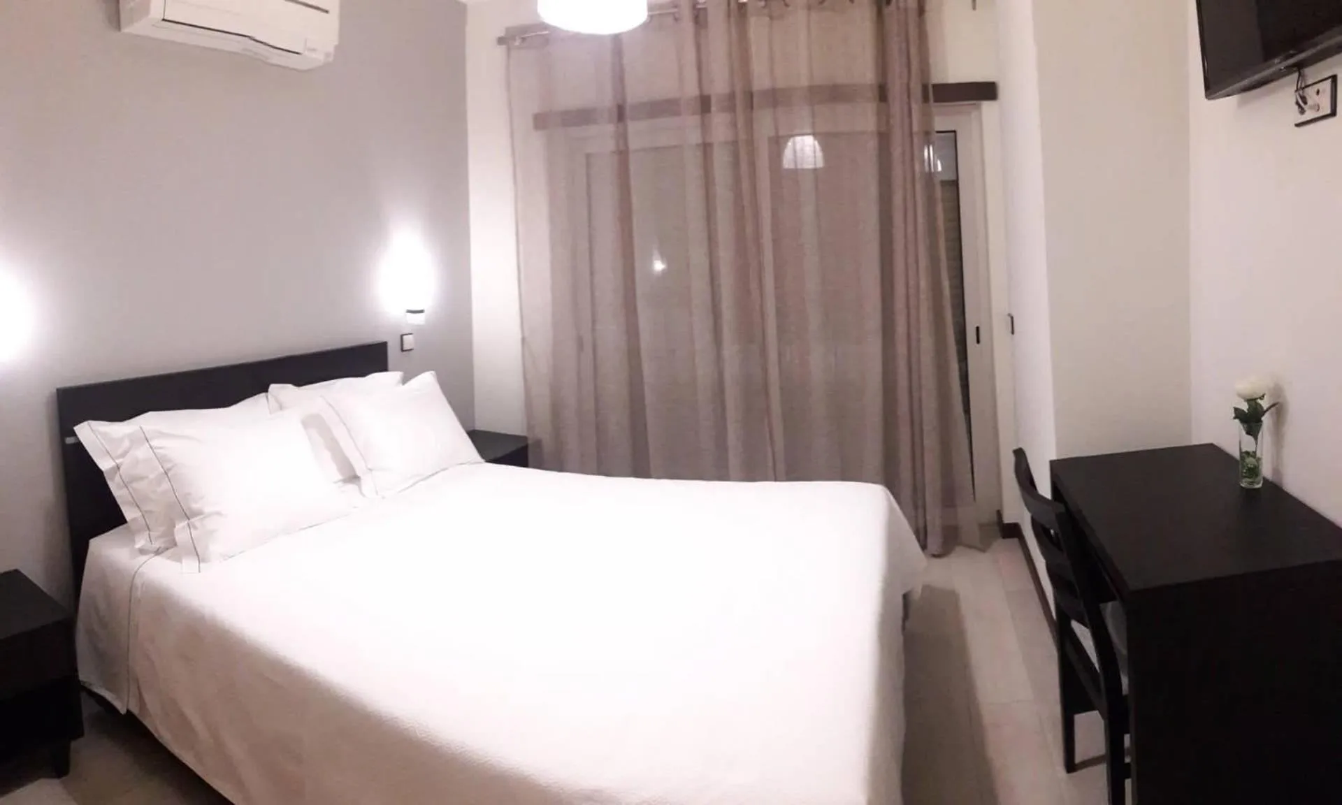 Bedroom, Bed in Pousada Tires Guest House