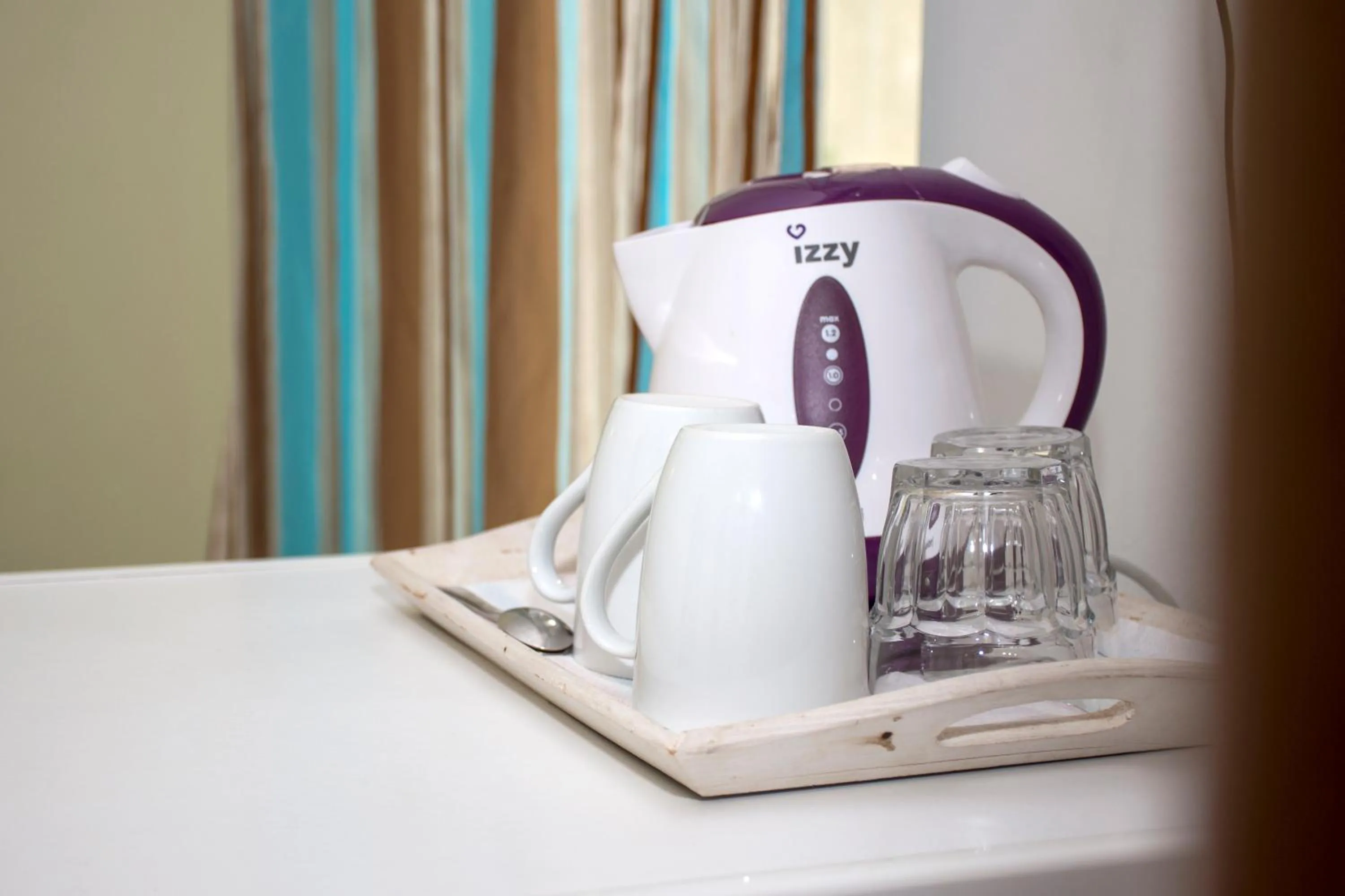 Coffee/tea facilities in Revekka Rooms