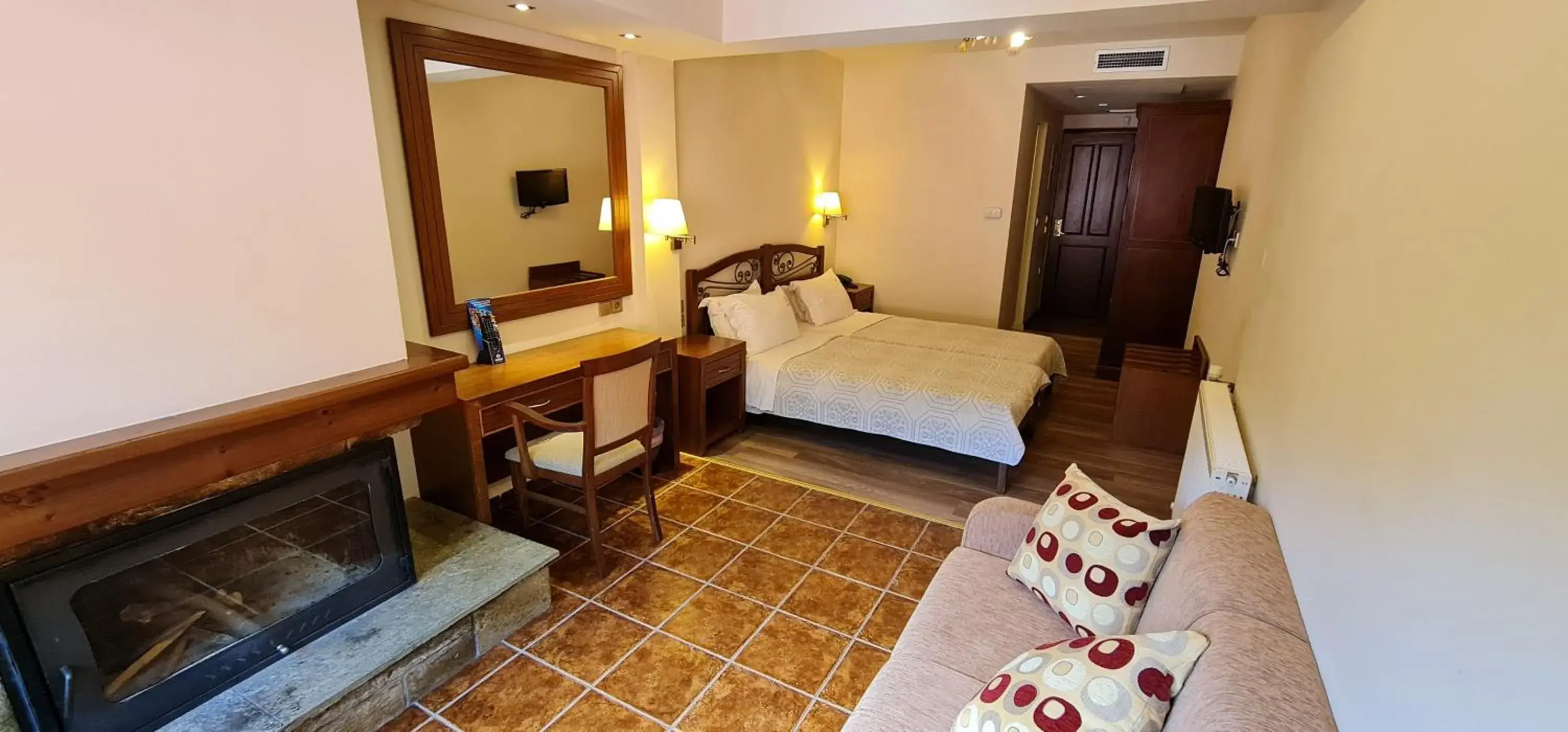 Double Room with Fireplace in Manthos Mountain Resort & Spa Double Room with Fireplace in Manthos Mountain Resort & Spa