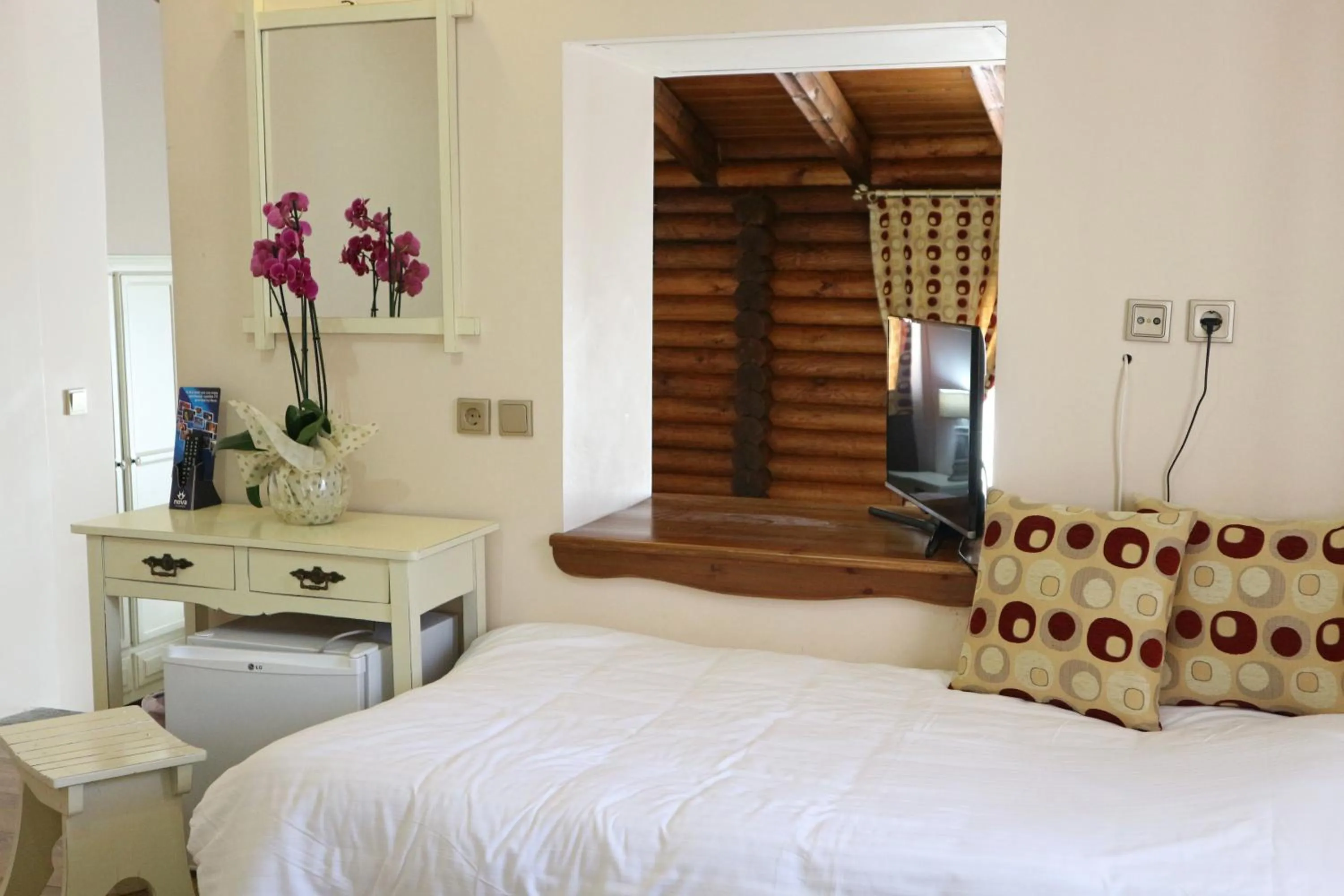 Photo of the whole room, Bed in Manthos Mountain Resort & Spa