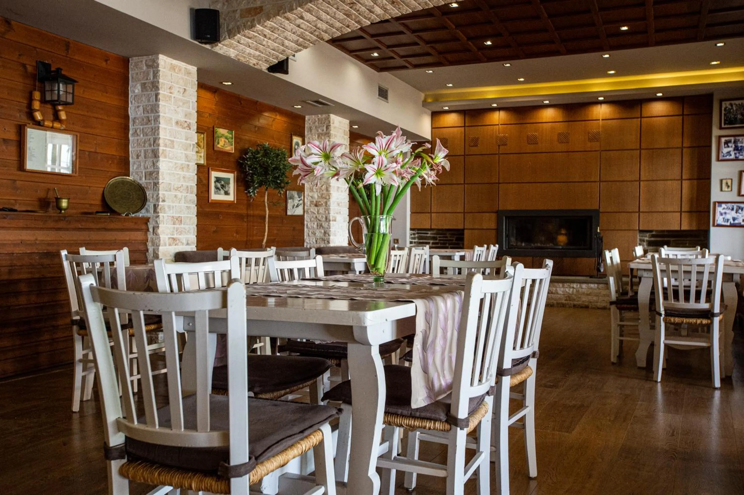 Restaurant/places to eat in Manthos Mountain Resort & Spa