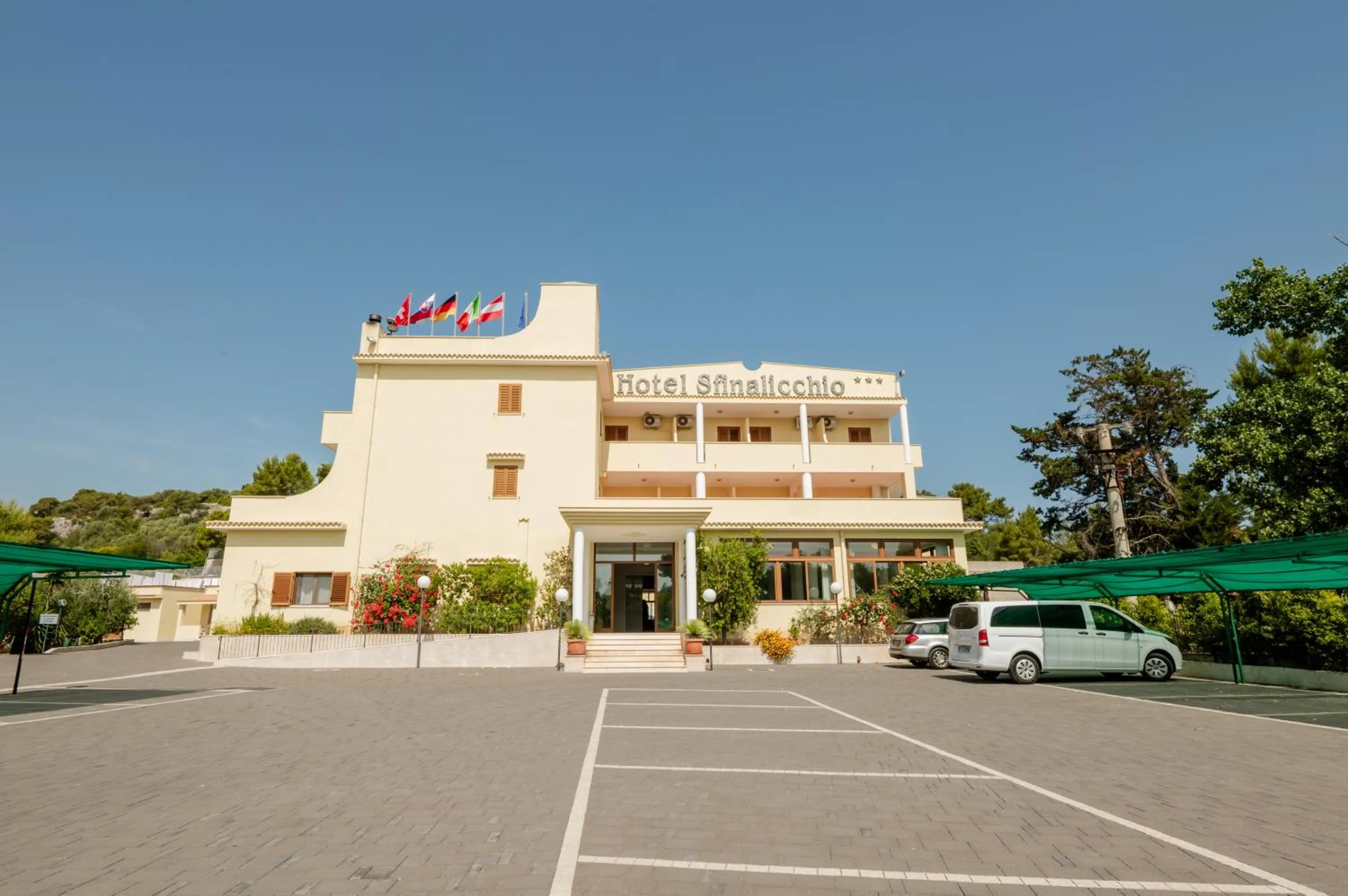 Facade/entrance in Hotel Sfinalicchio