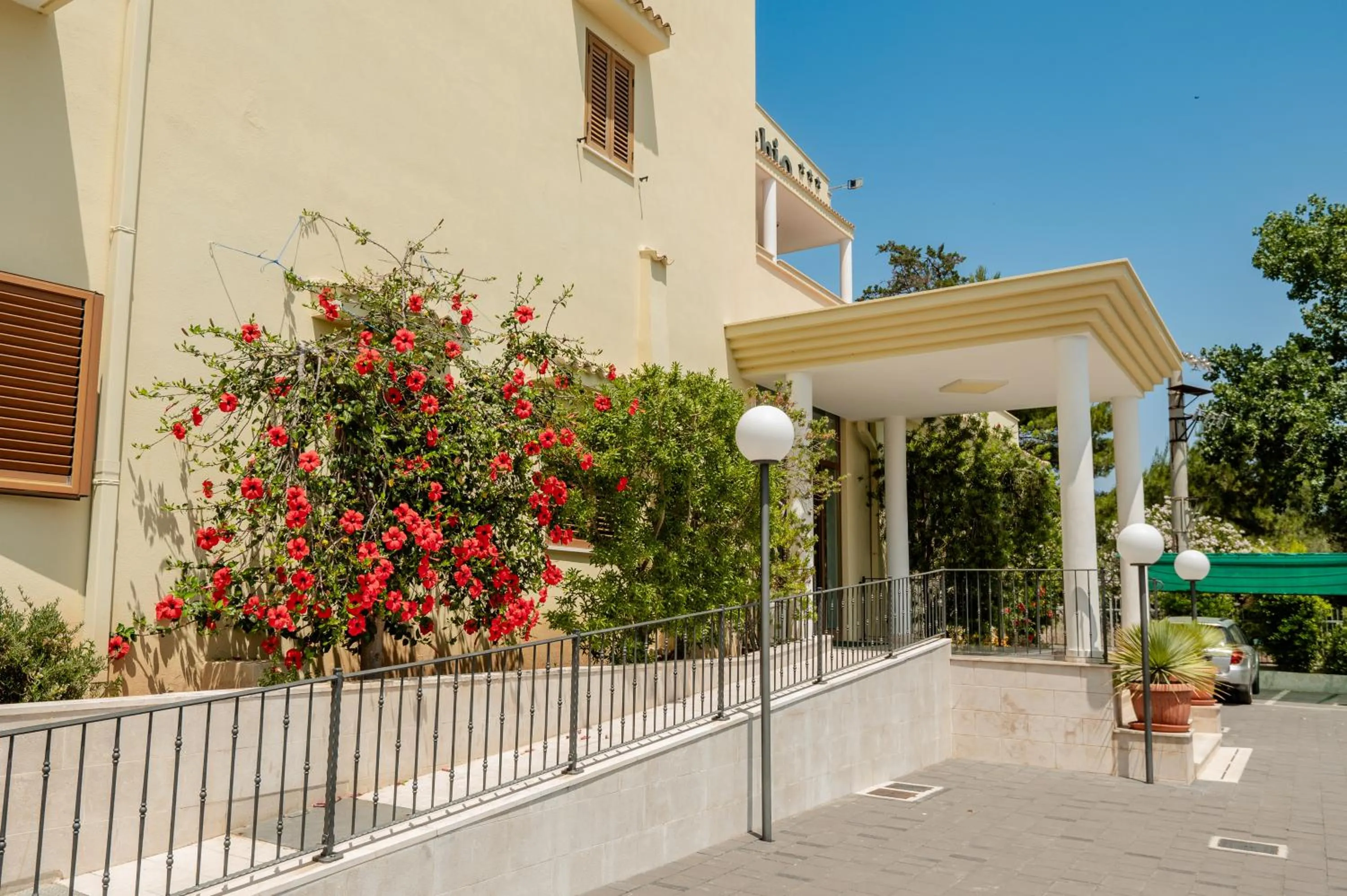 Facade/entrance in Hotel Sfinalicchio