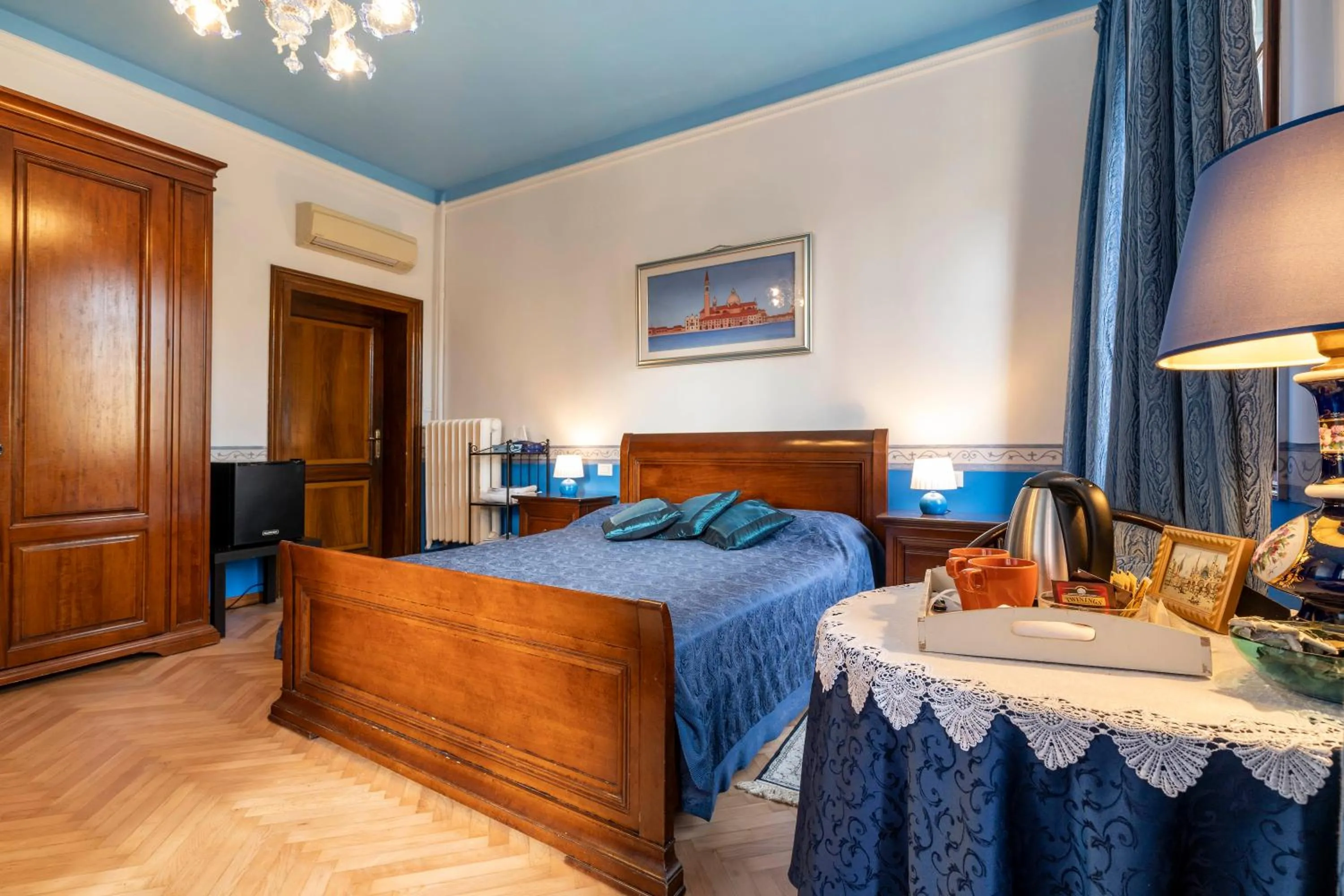 Bed in Bed and Breakfast Casa delle Rose Lido Venezia