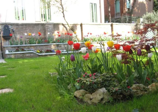 Garden in Bed and Breakfast Casa delle Rose Lido Venezia