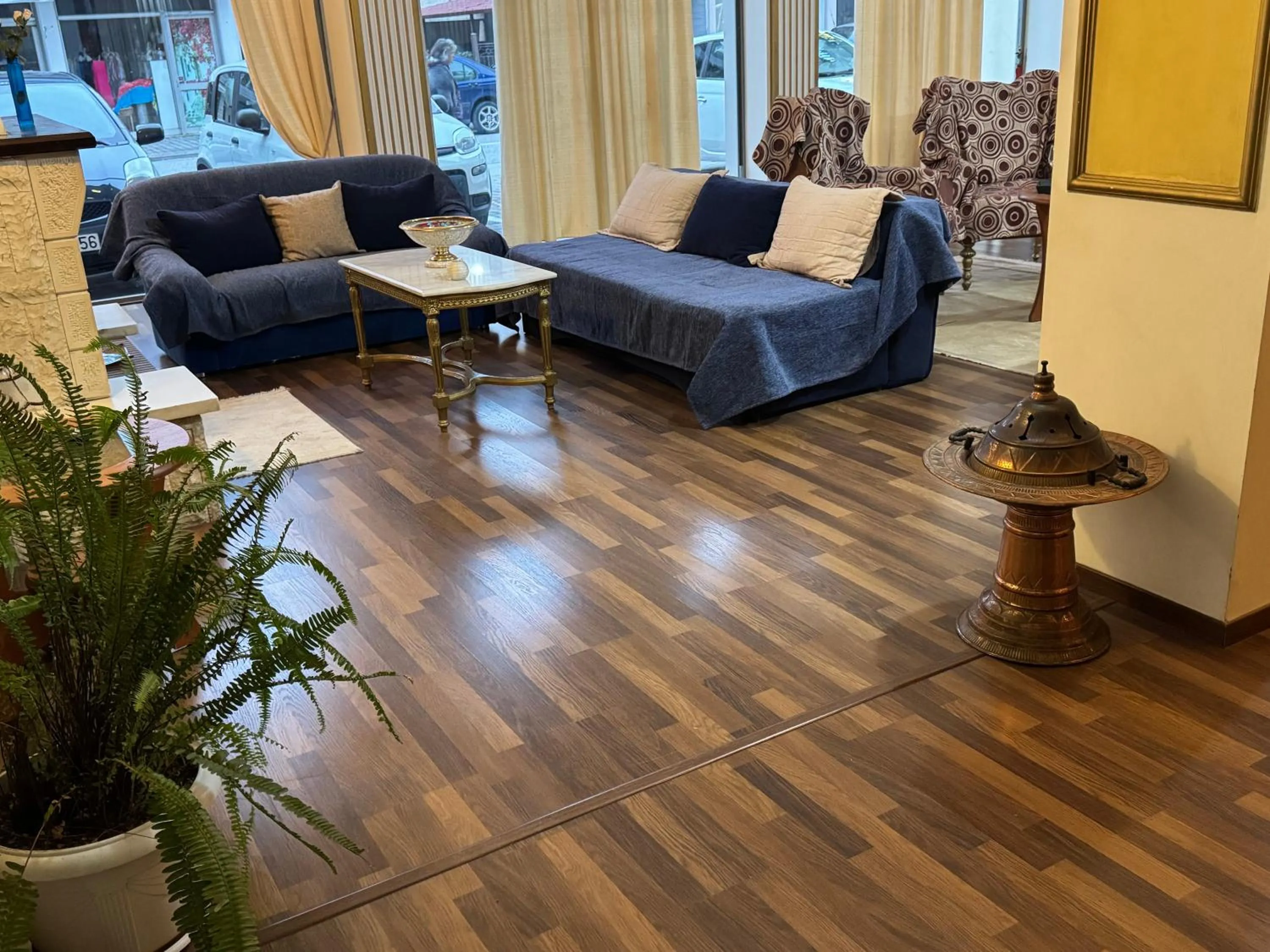 Seating area in Hotel King