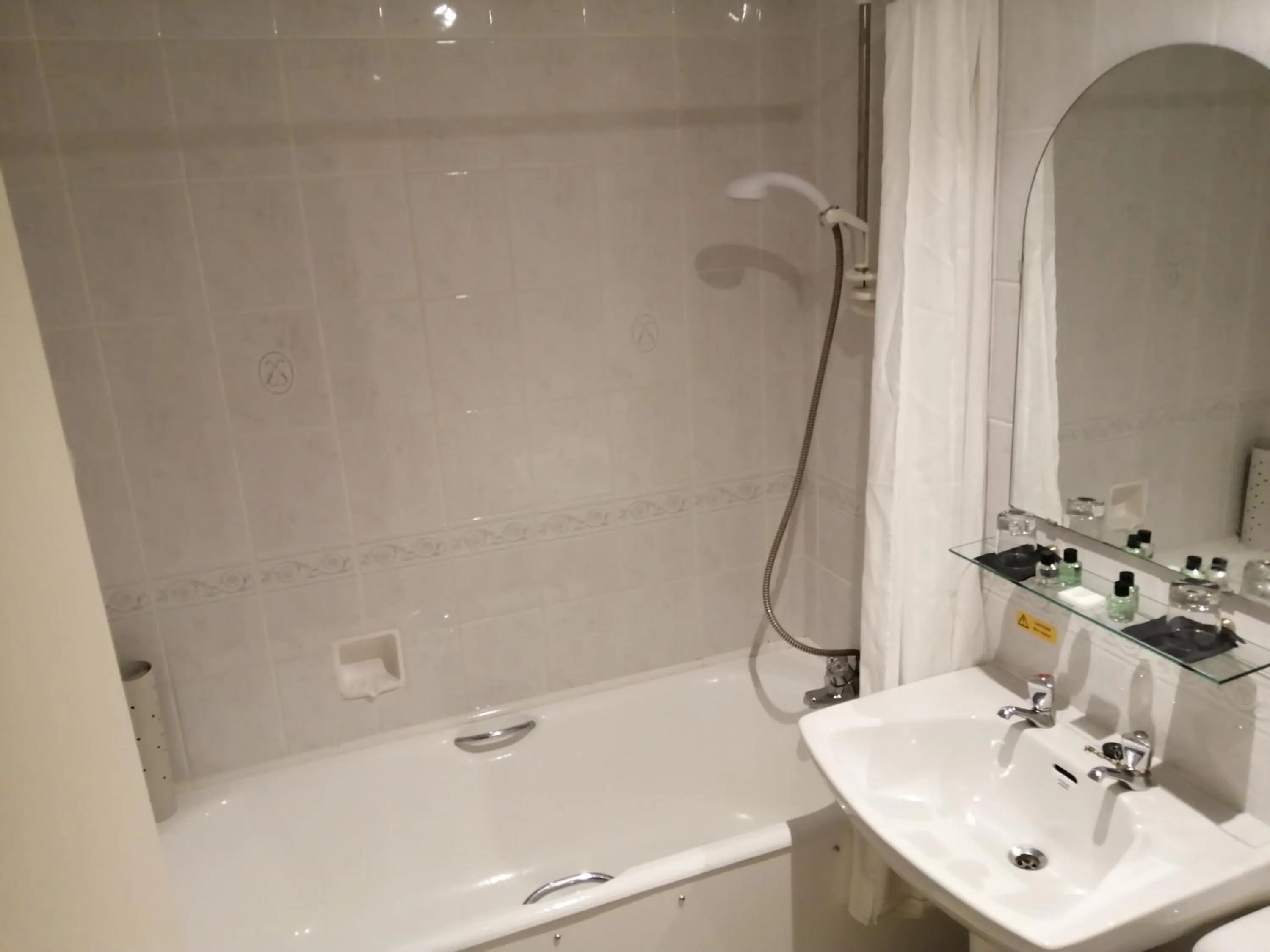 Bathroom in Eight Acres Hotel