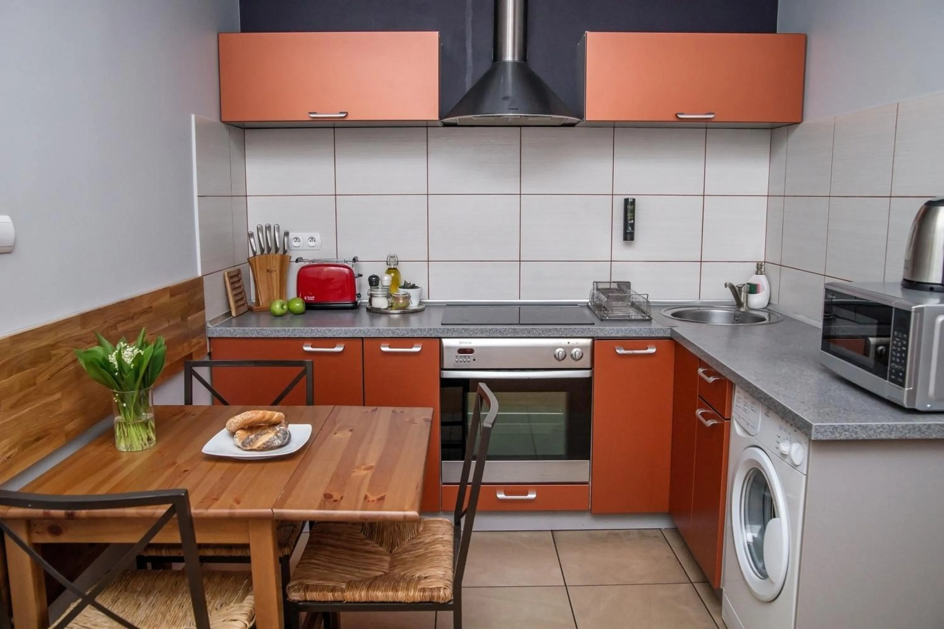 Kitchen or kitchenette in Red Kurka Apartments