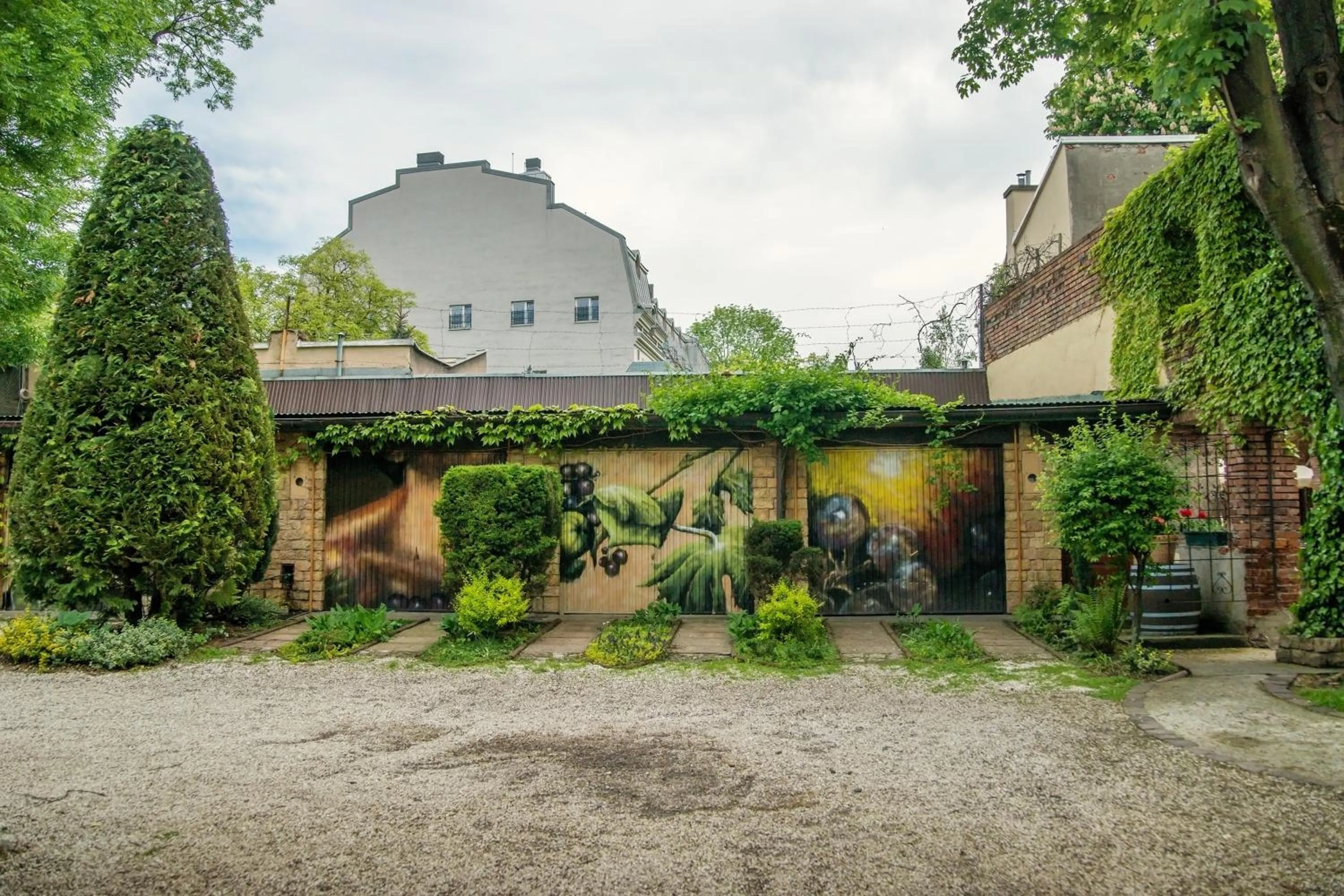 Patio in Red Kurka Apartments