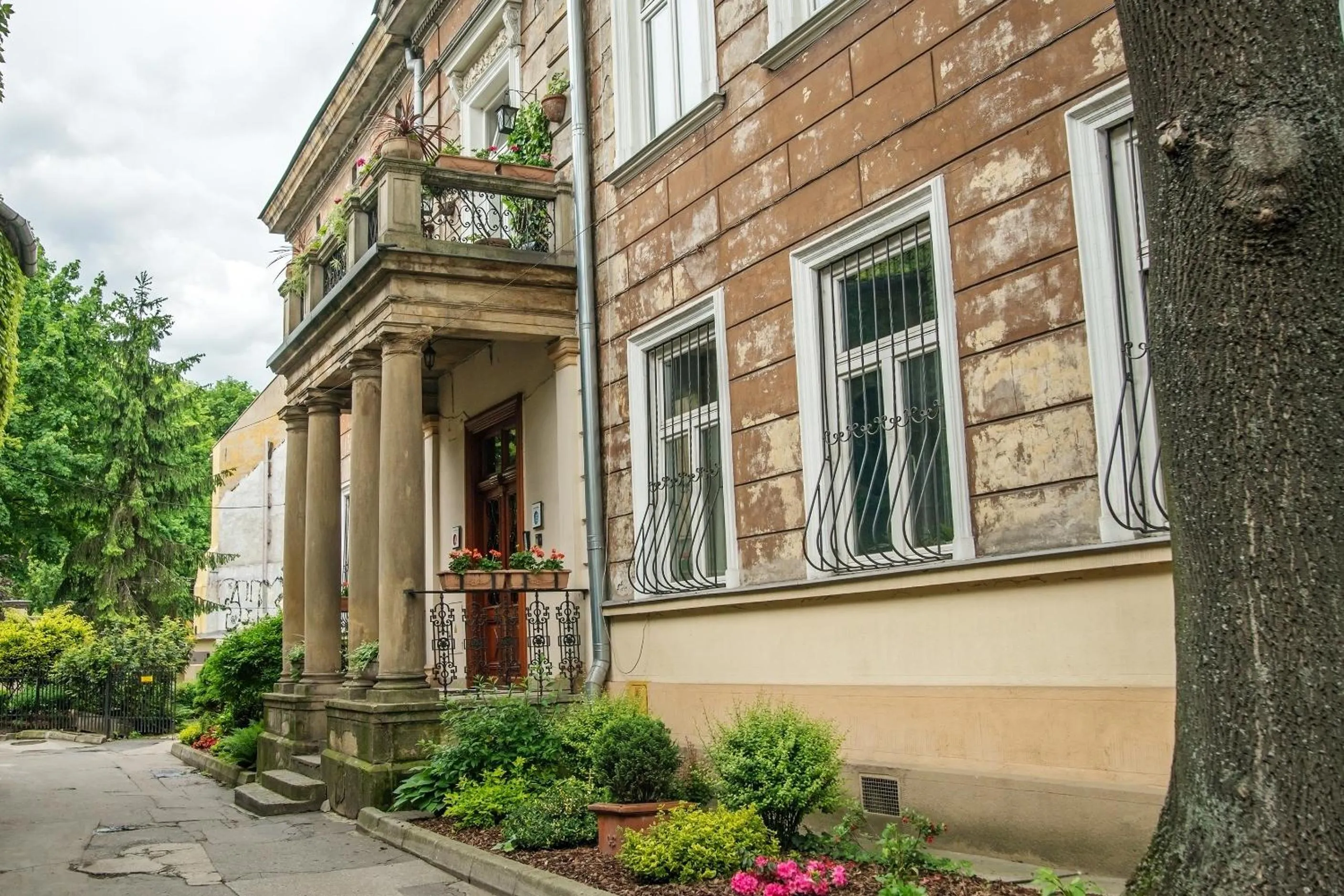 Facade/entrance in Red Kurka Apartments