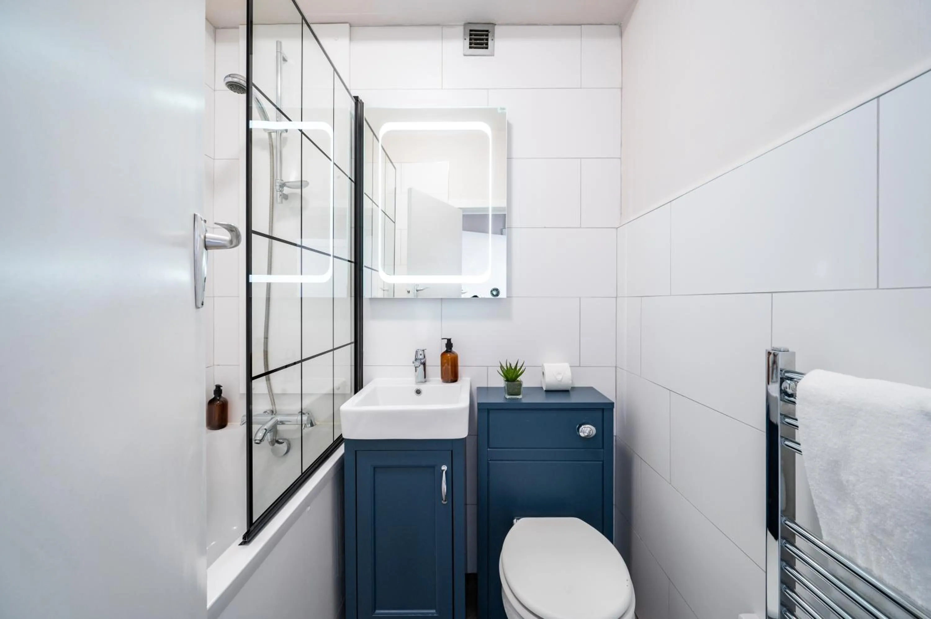 Dolphin House Serviced Apartments