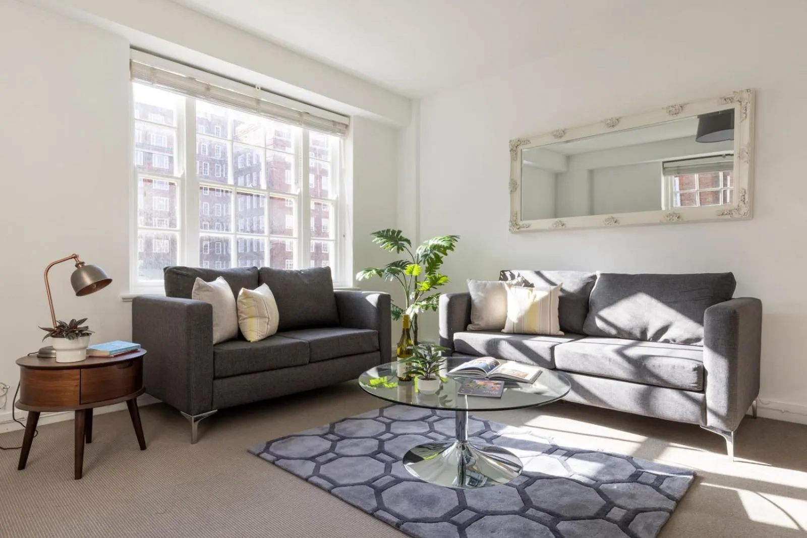 Dolphin House Serviced Apartments