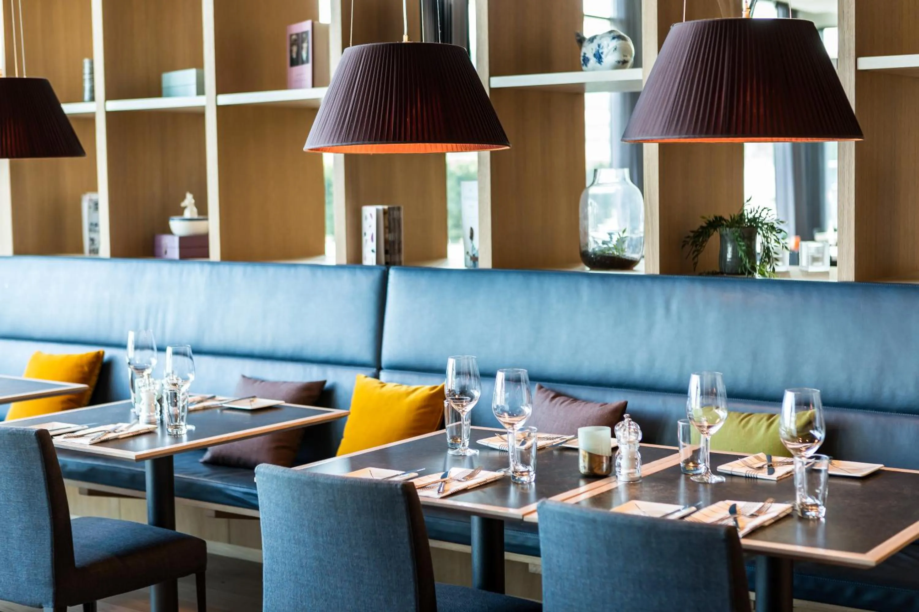 Restaurant/places to eat in Quality Hotel Expo