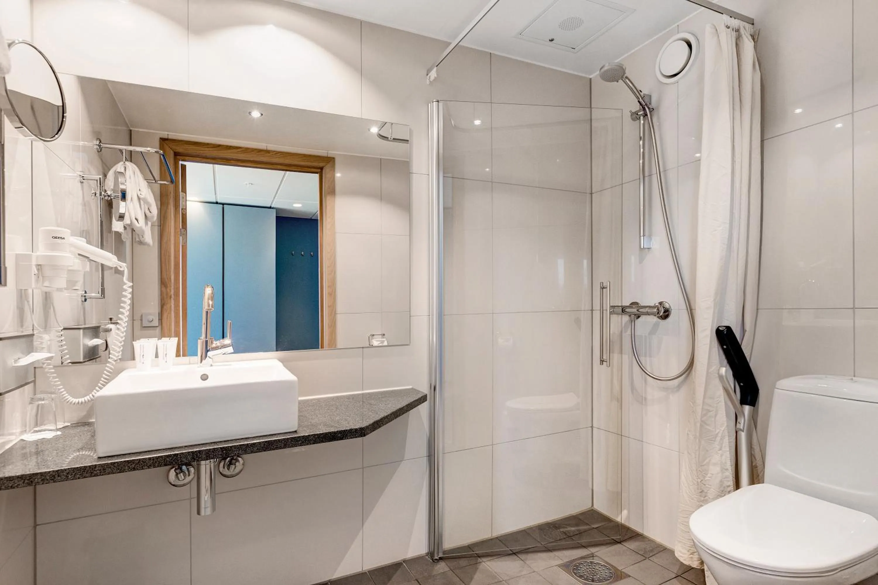 Bathroom in Quality Hotel Expo