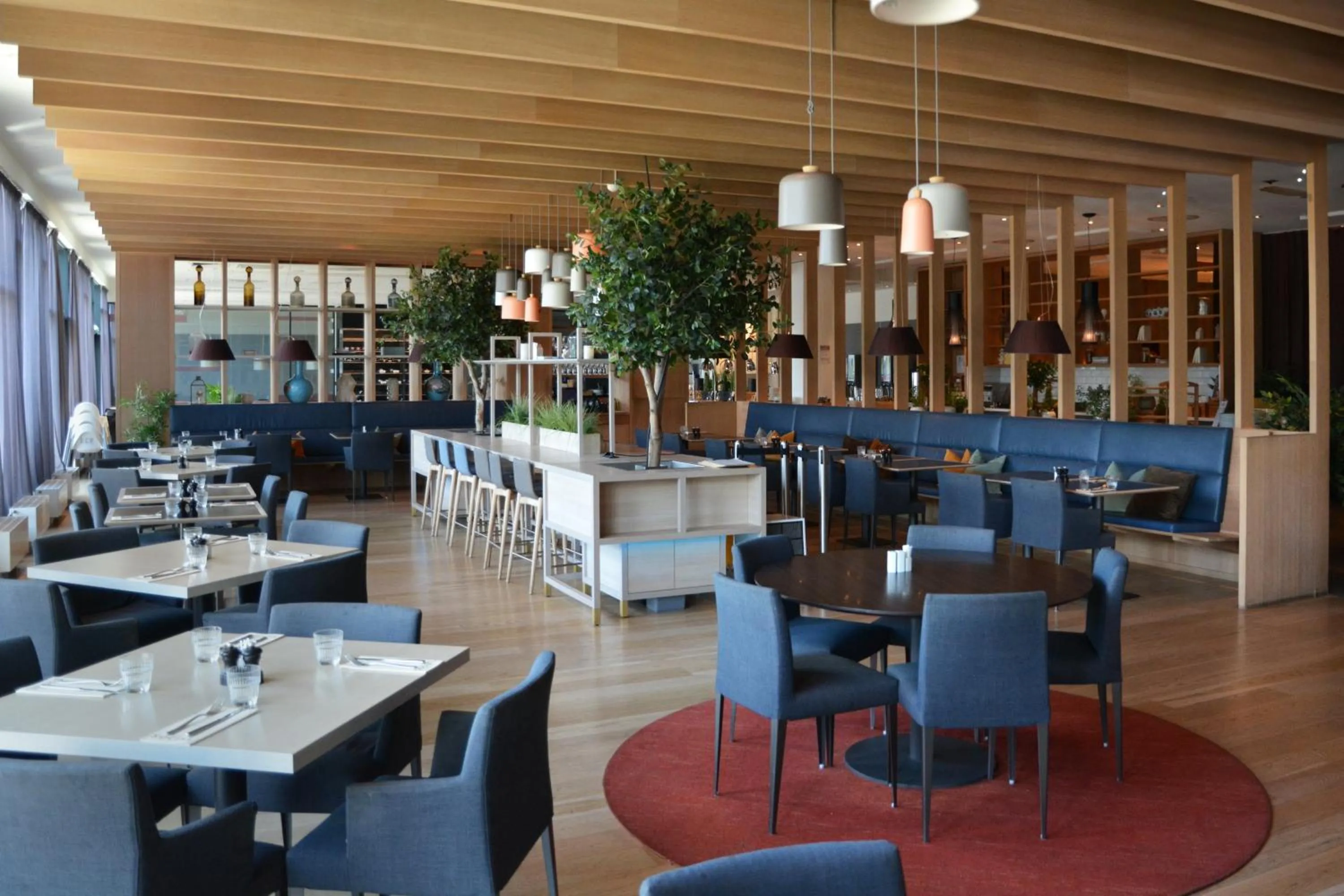 Restaurant/places to eat in Quality Hotel Expo