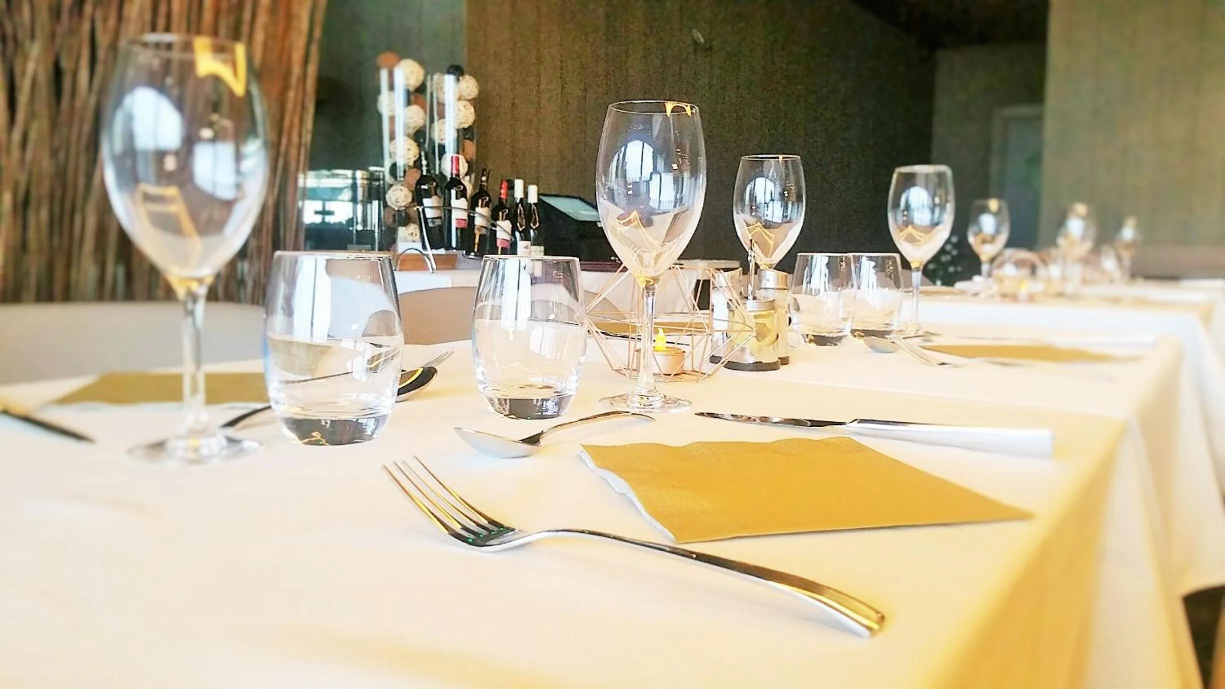 Restaurant/places to eat in Howard Hotel Paris Orly Airport