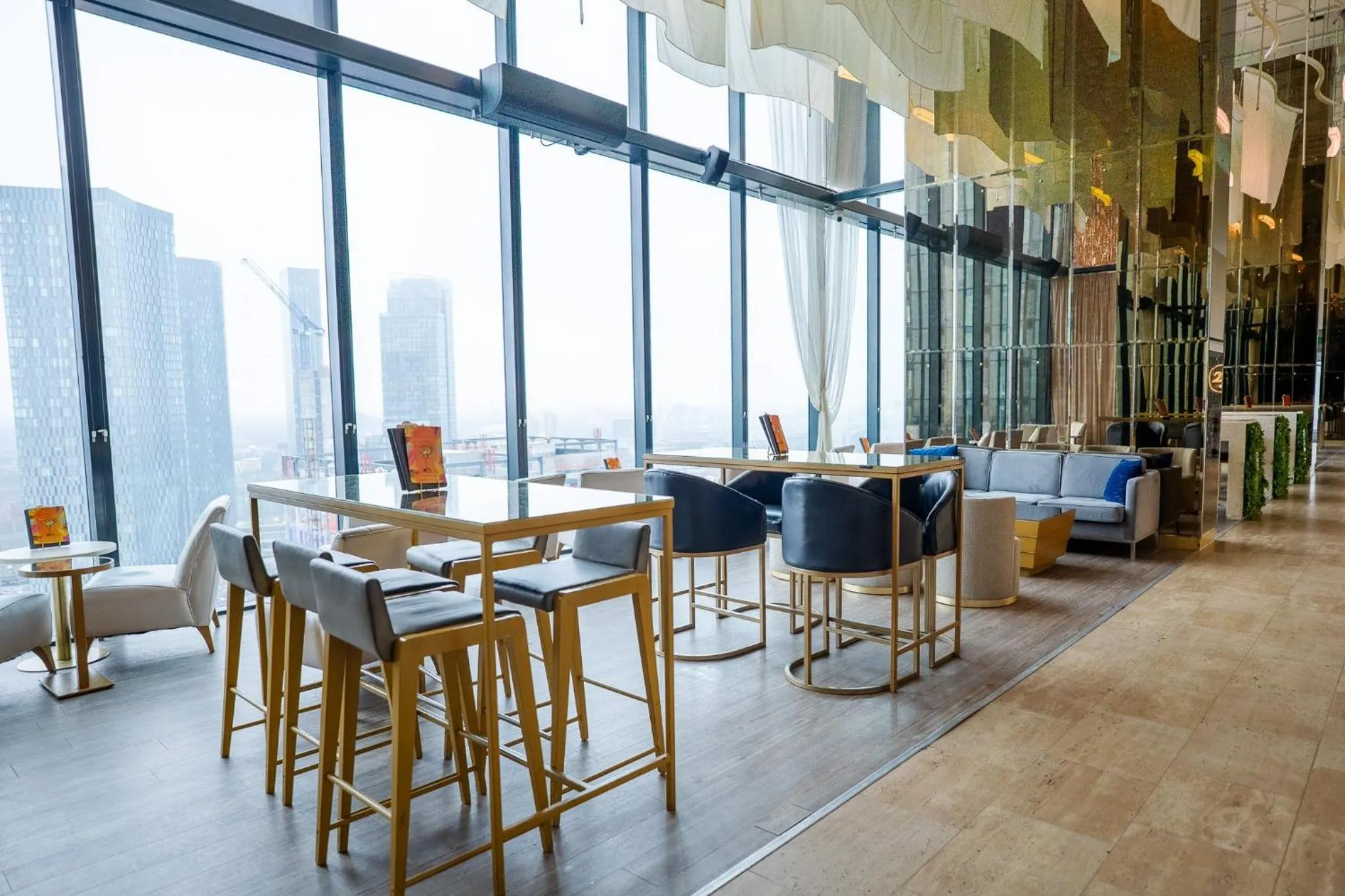 Lounge or bar in The Manchester Deansgate Hotel, by IHG