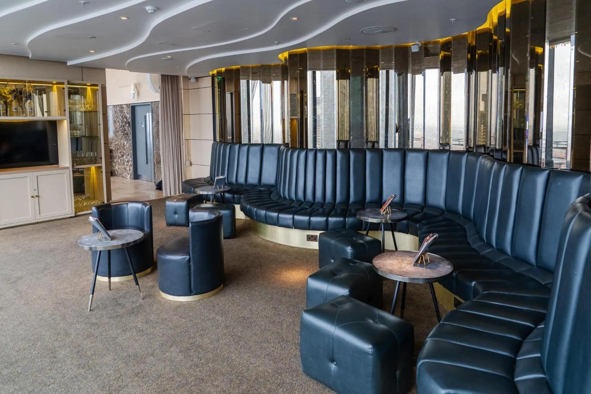 Lounge or bar in The Manchester Deansgate Hotel, by IHG