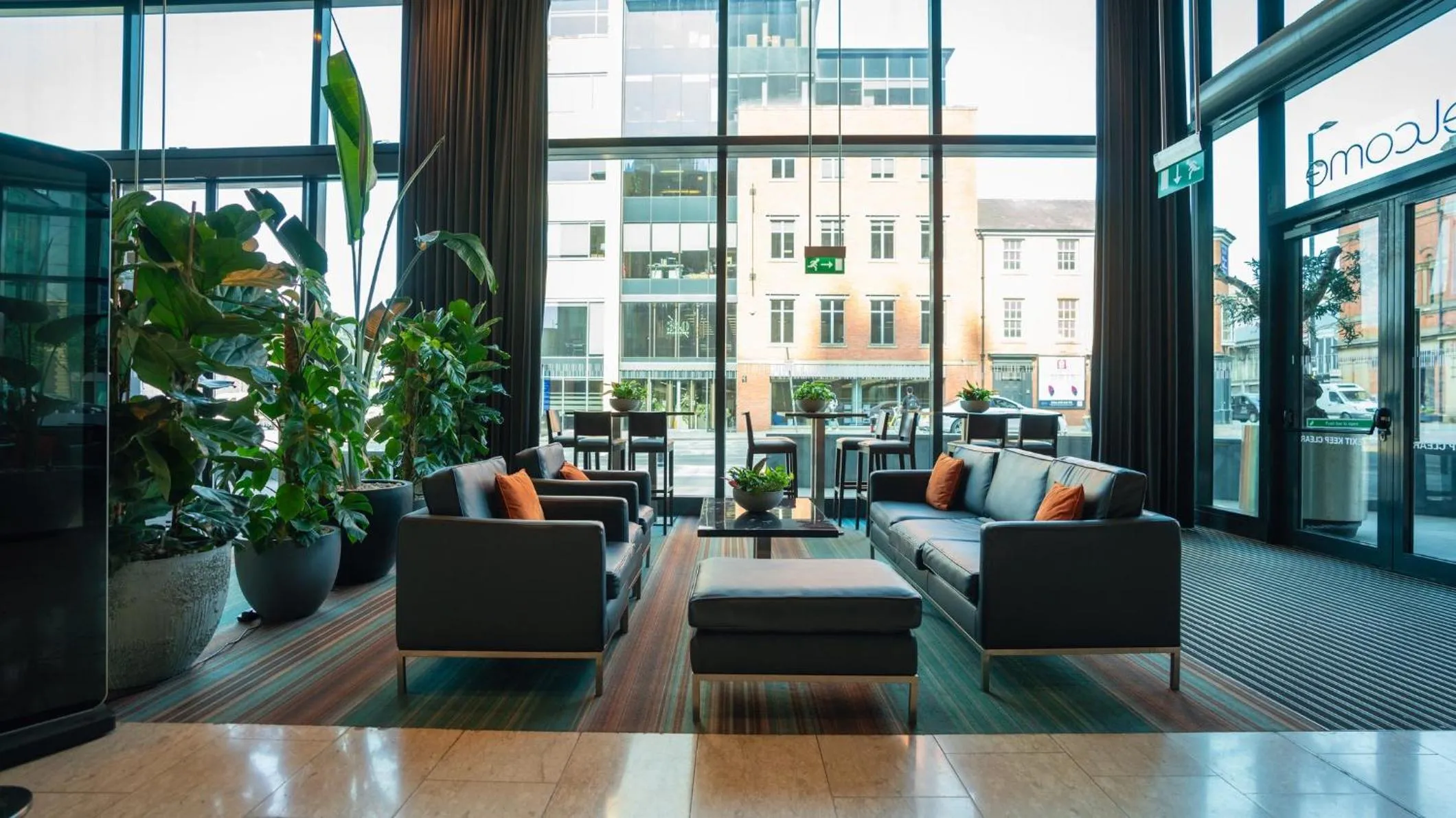 Lounge or bar in The Manchester Deansgate Hotel, by IHG