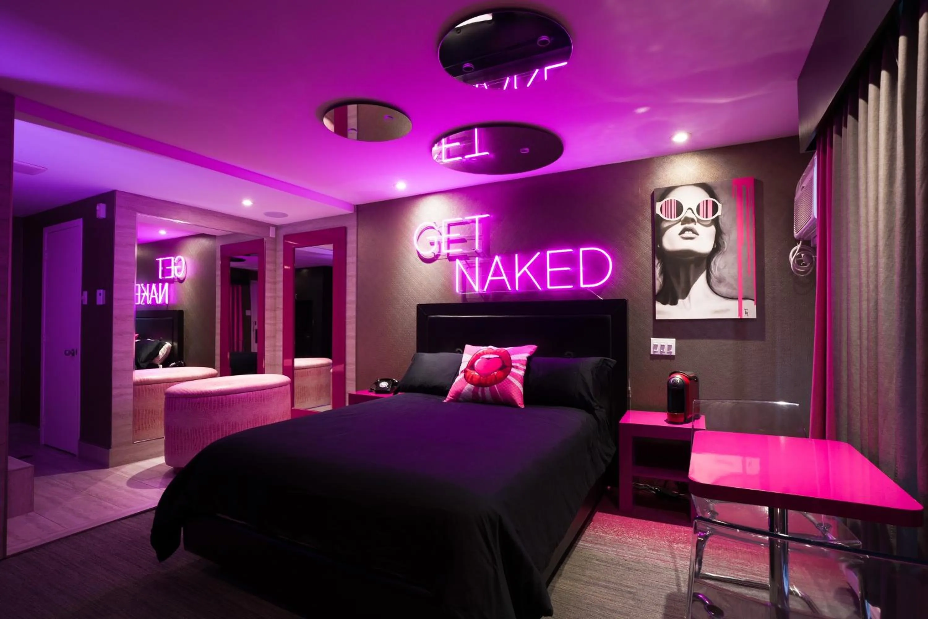 Bed in Le Fabreville Motel & Suites