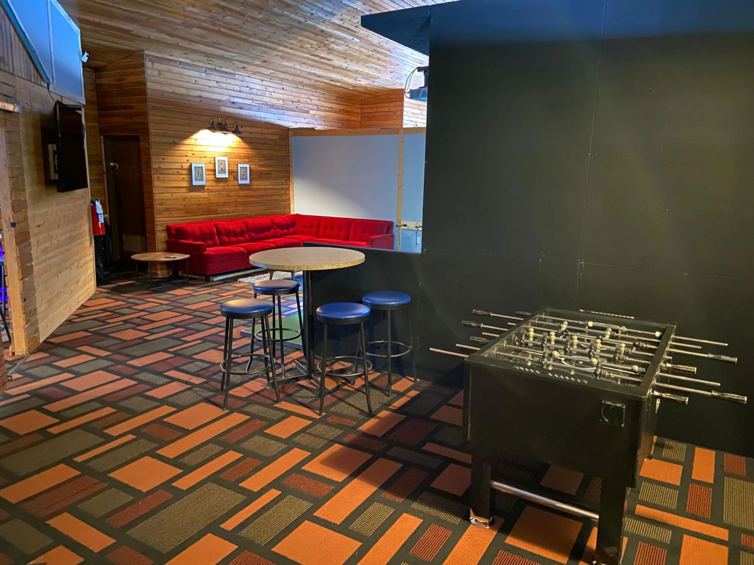 Lounge or bar in Vegreville Garden Inn